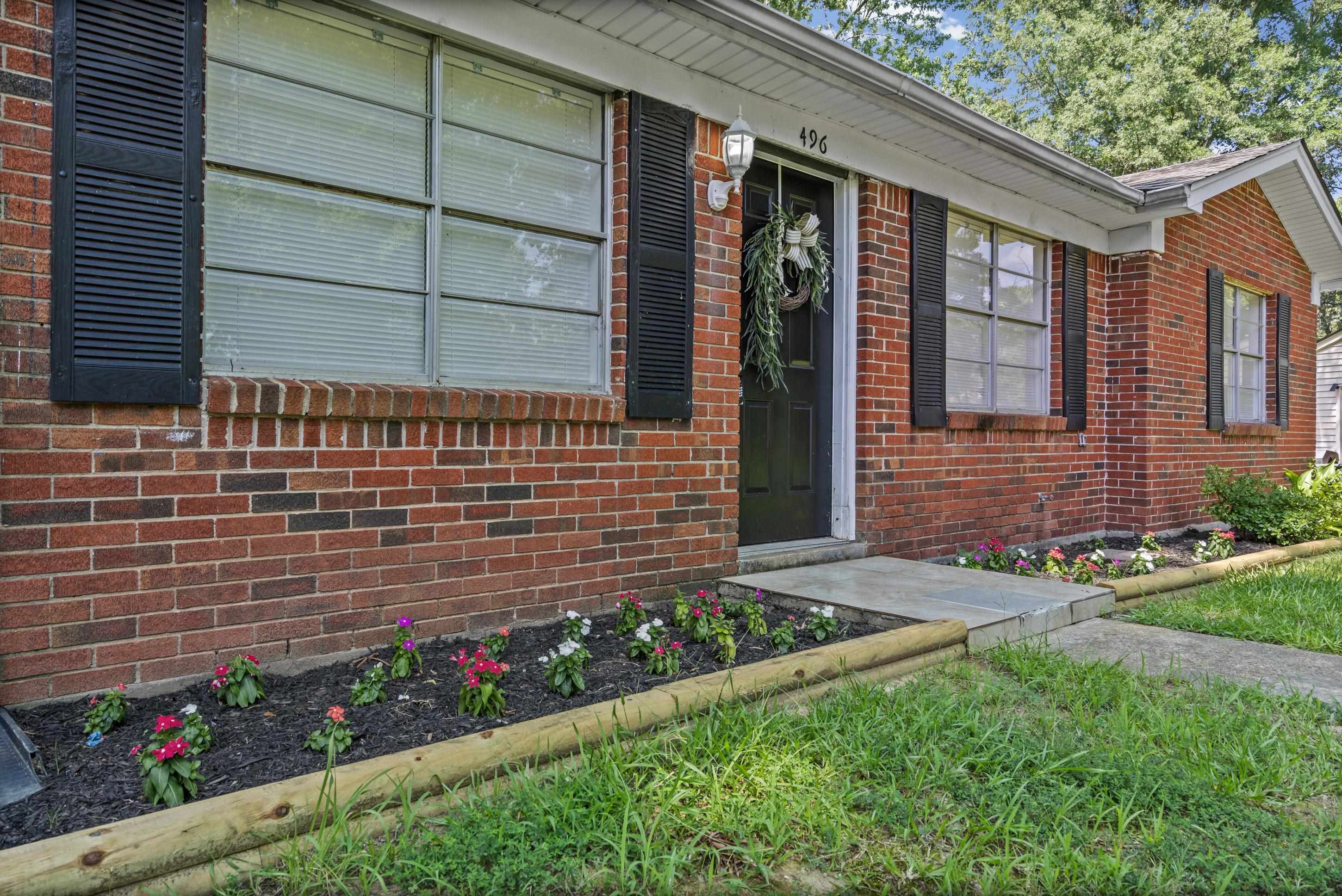 496 Greenview Cv Property Photo 3