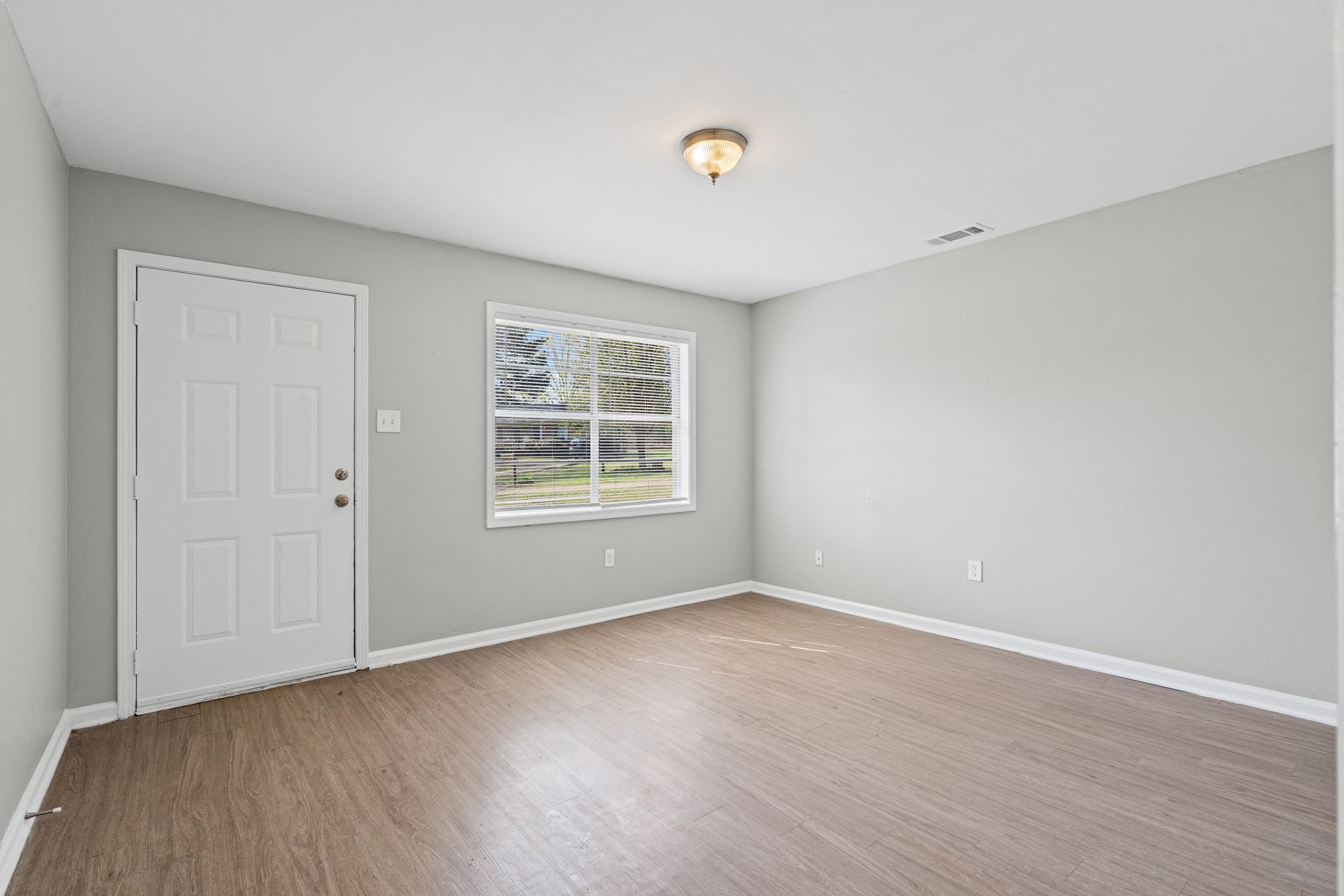 496 Greenview Cv Property Photo 5
