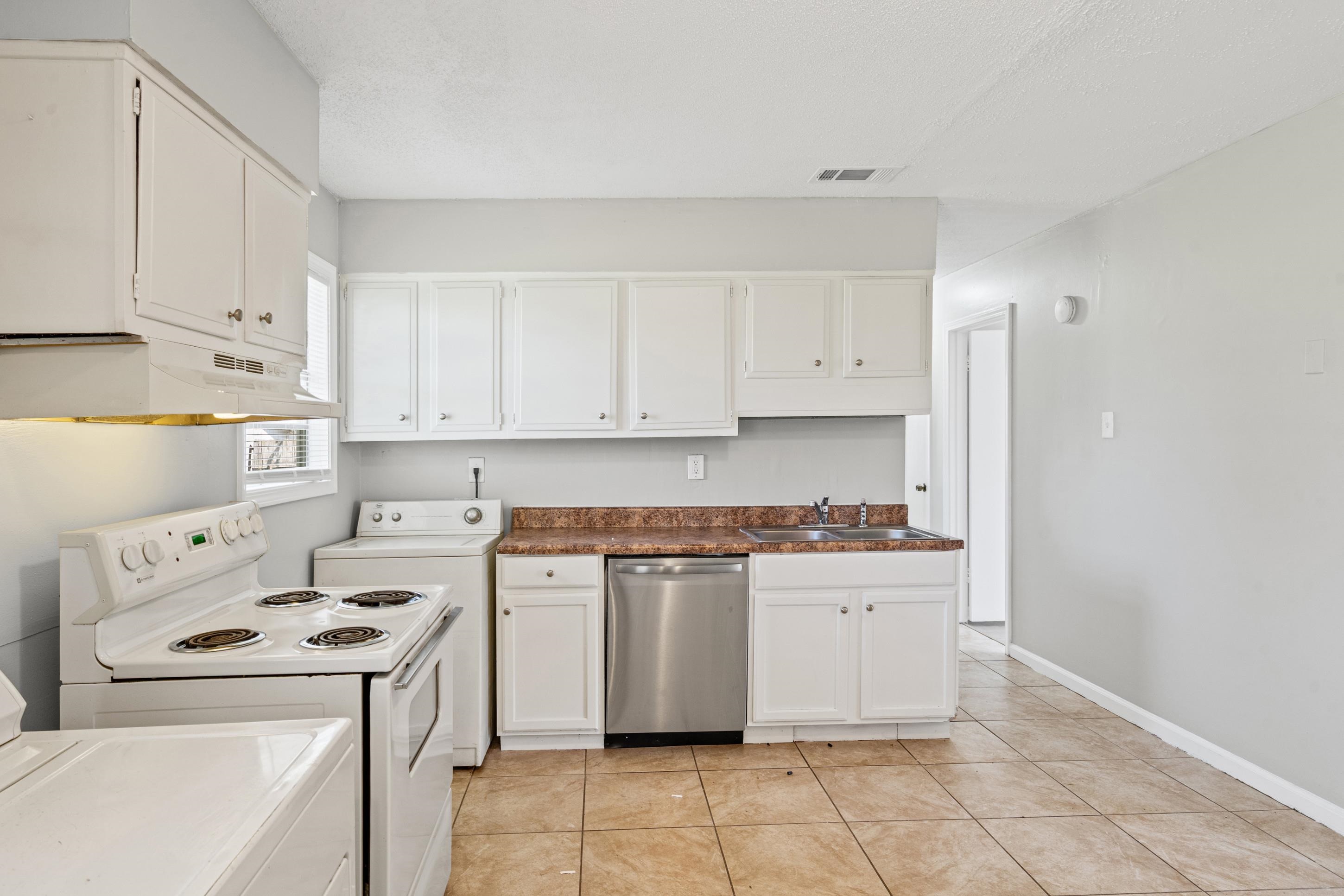 496 Greenview Cv Property Photo 6