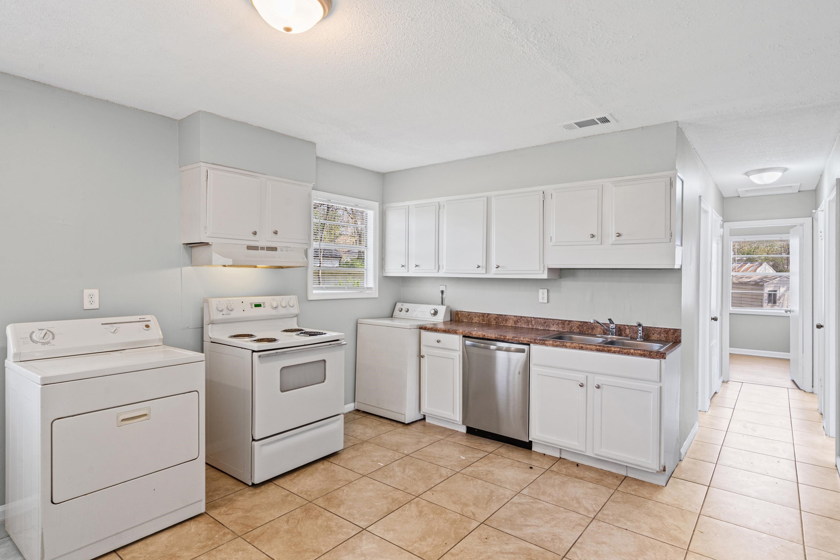 496 Greenview Cv Property Photo 8