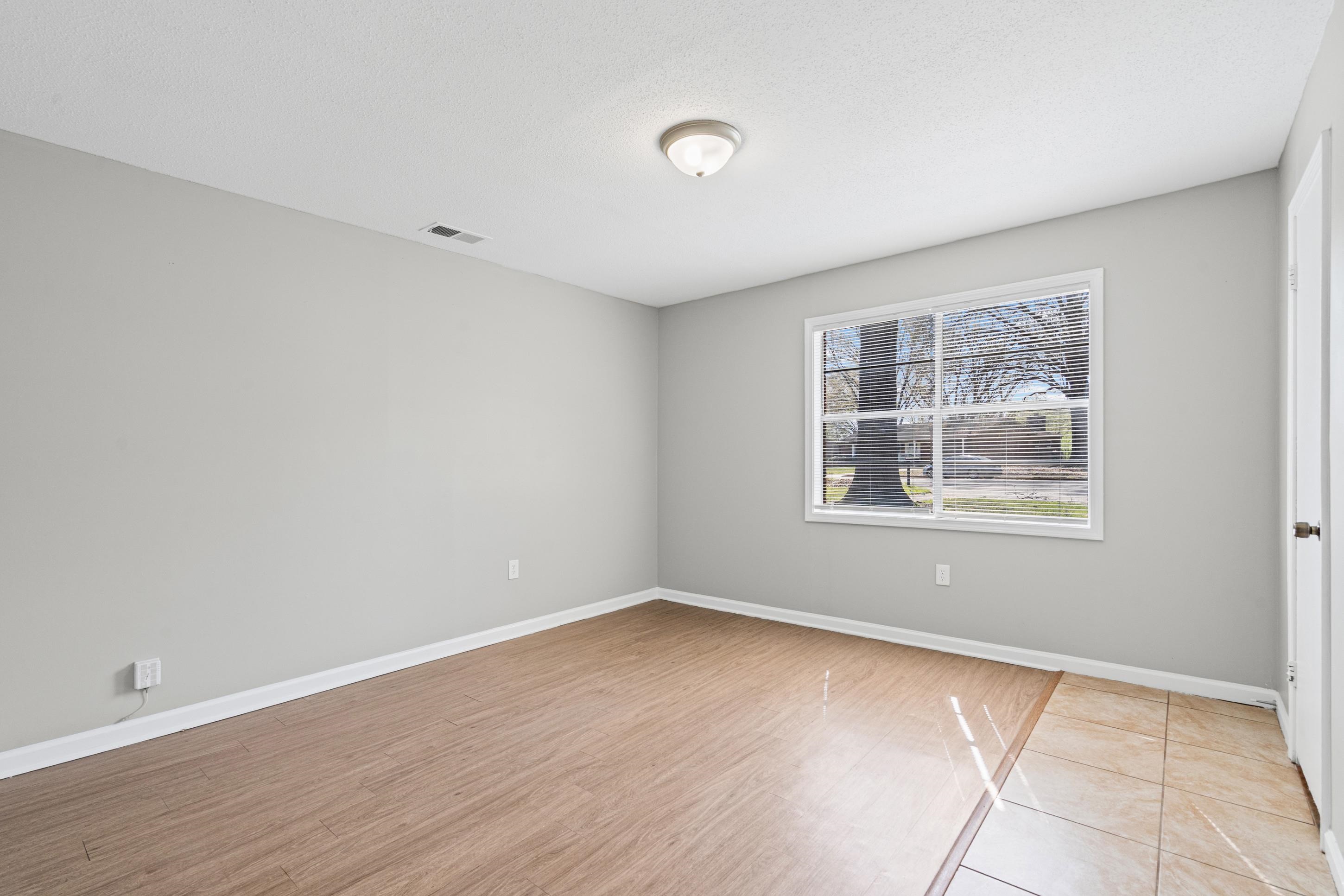 496 Greenview Cv Property Photo 12