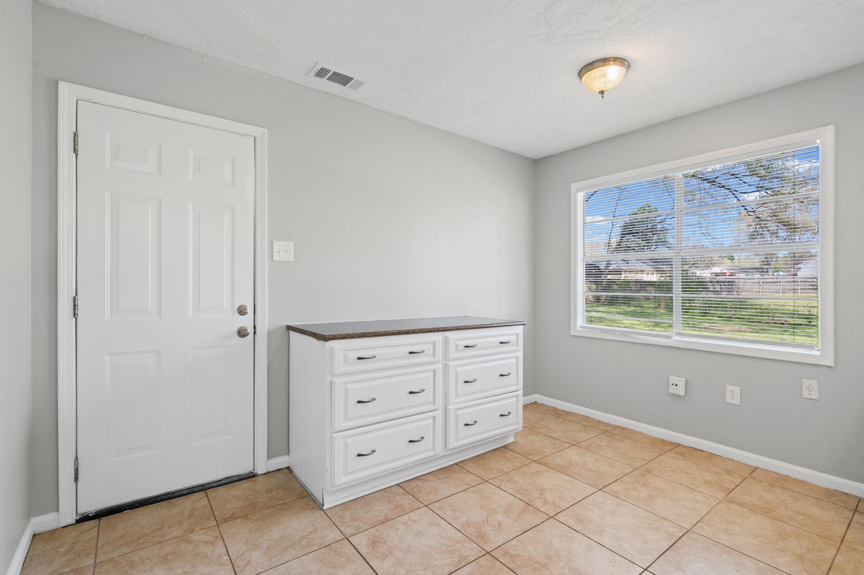 496 Greenview Cv Property Photo 13