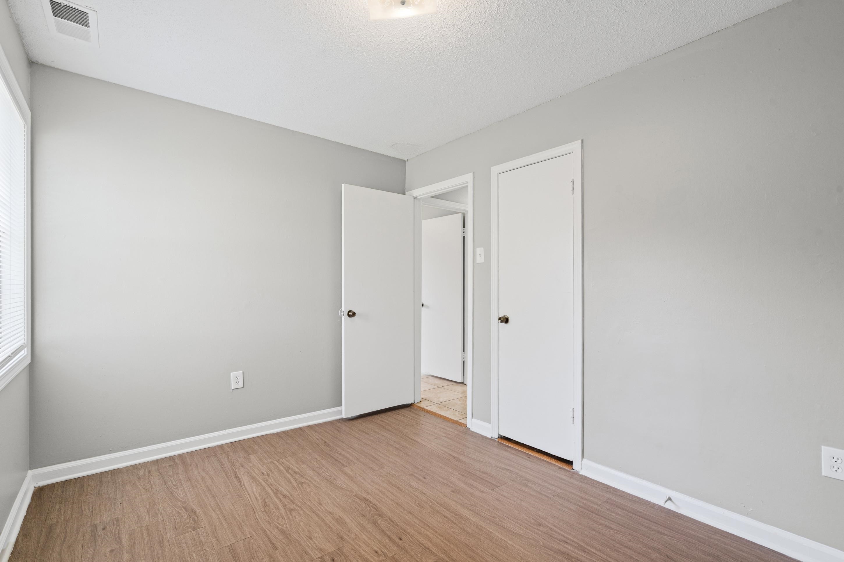 496 Greenview Cv Property Photo 17