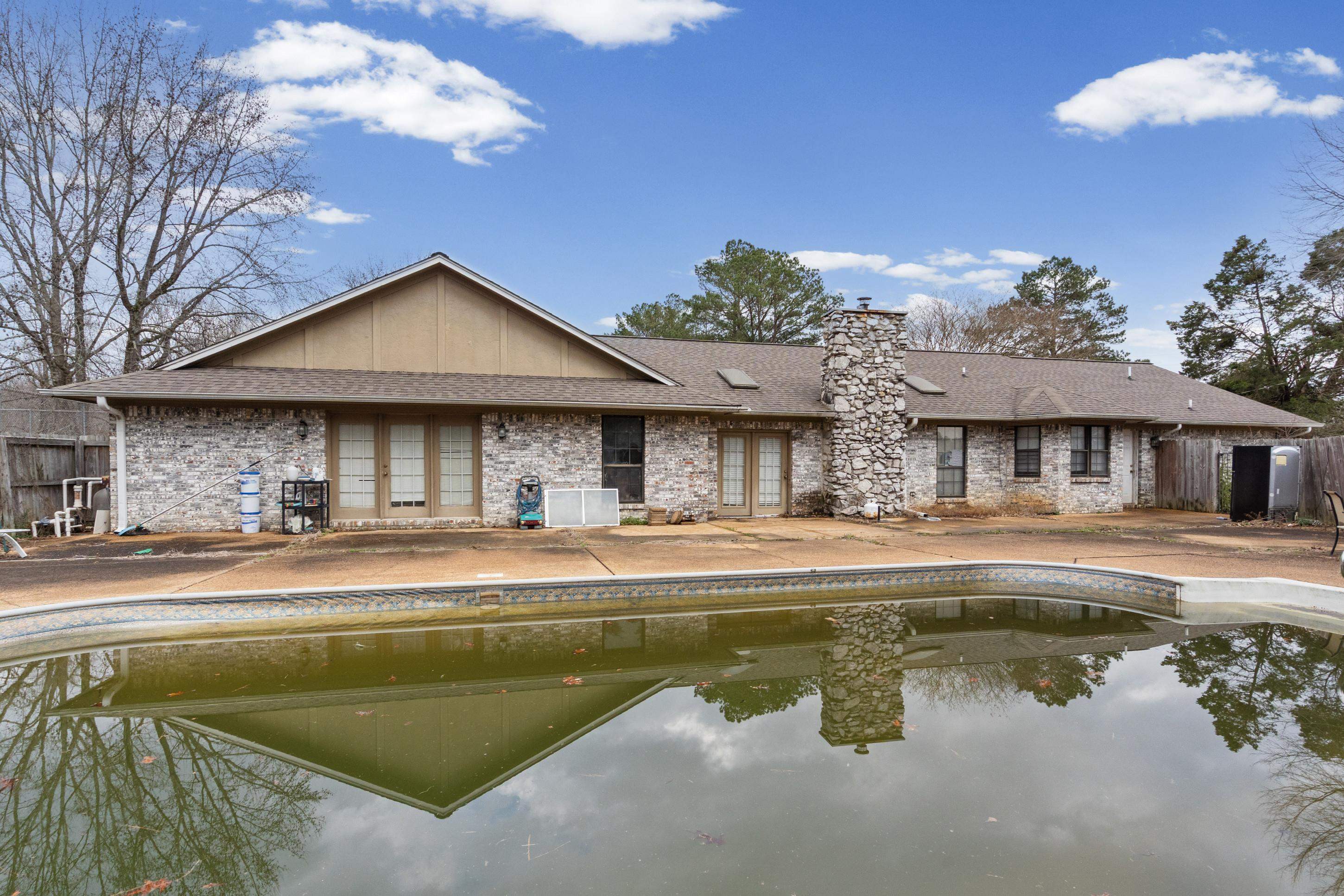 165 Devils Backbone Rd Property Photo 5