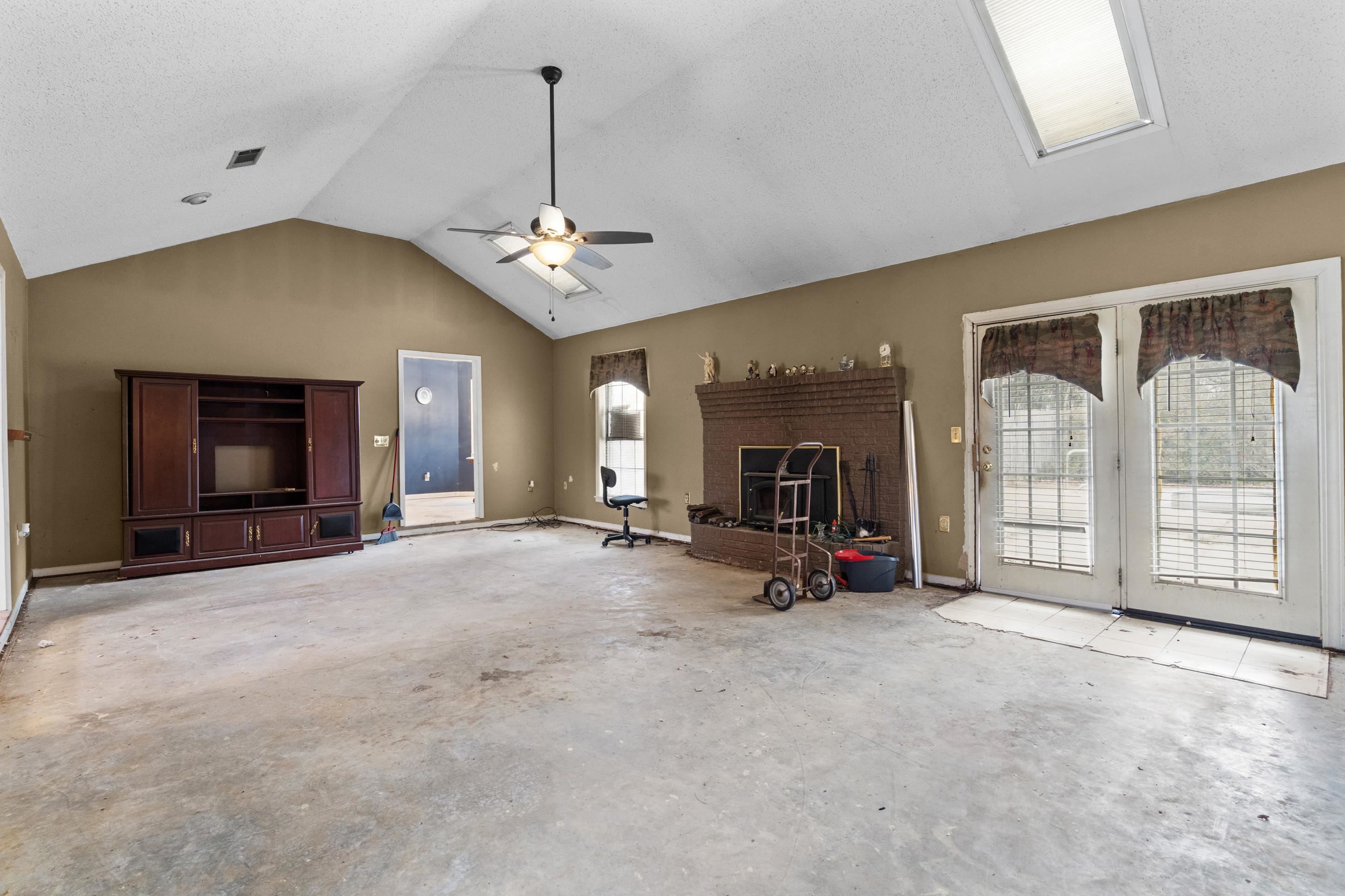165 Devils Backbone Rd Property Photo 7