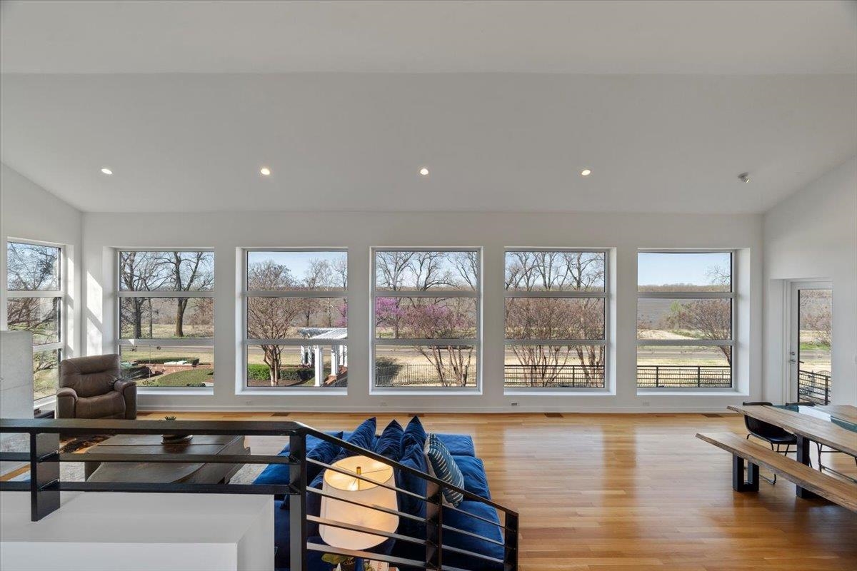 65 Riverwalk Pl Property Photo 14
