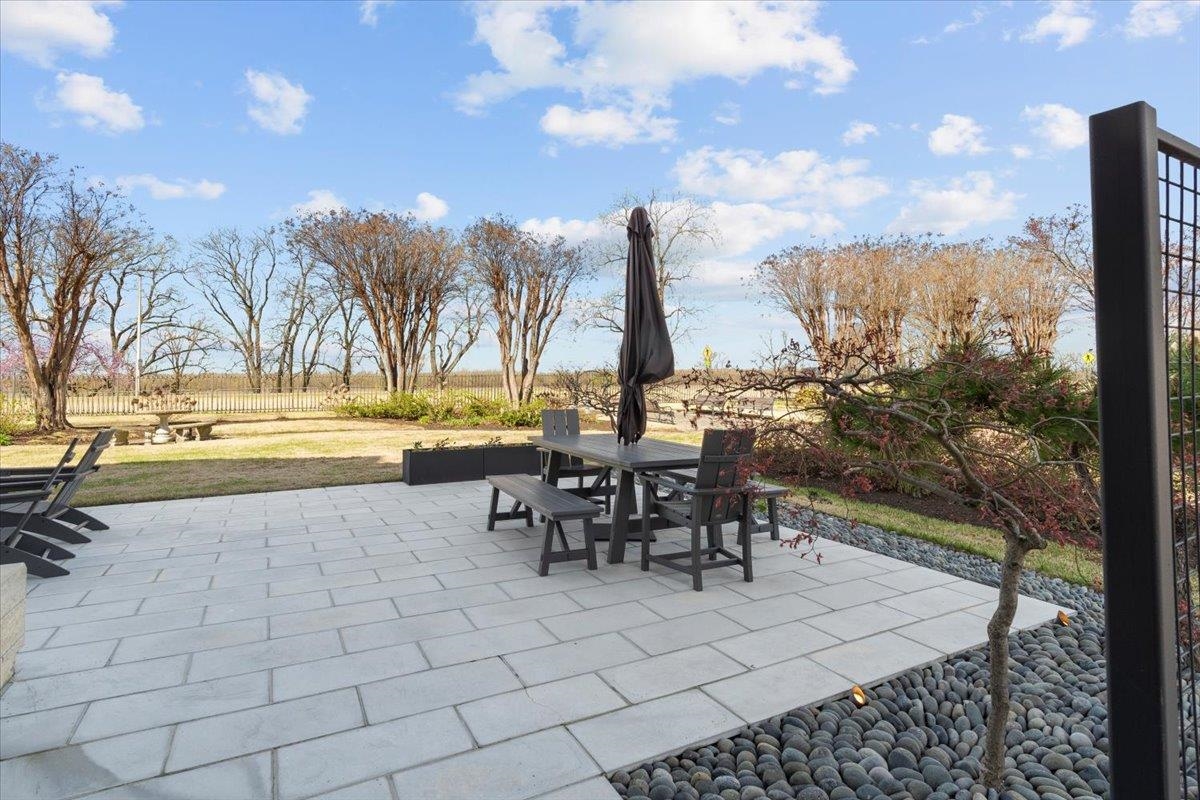 65 Riverwalk Pl Property Photo 39