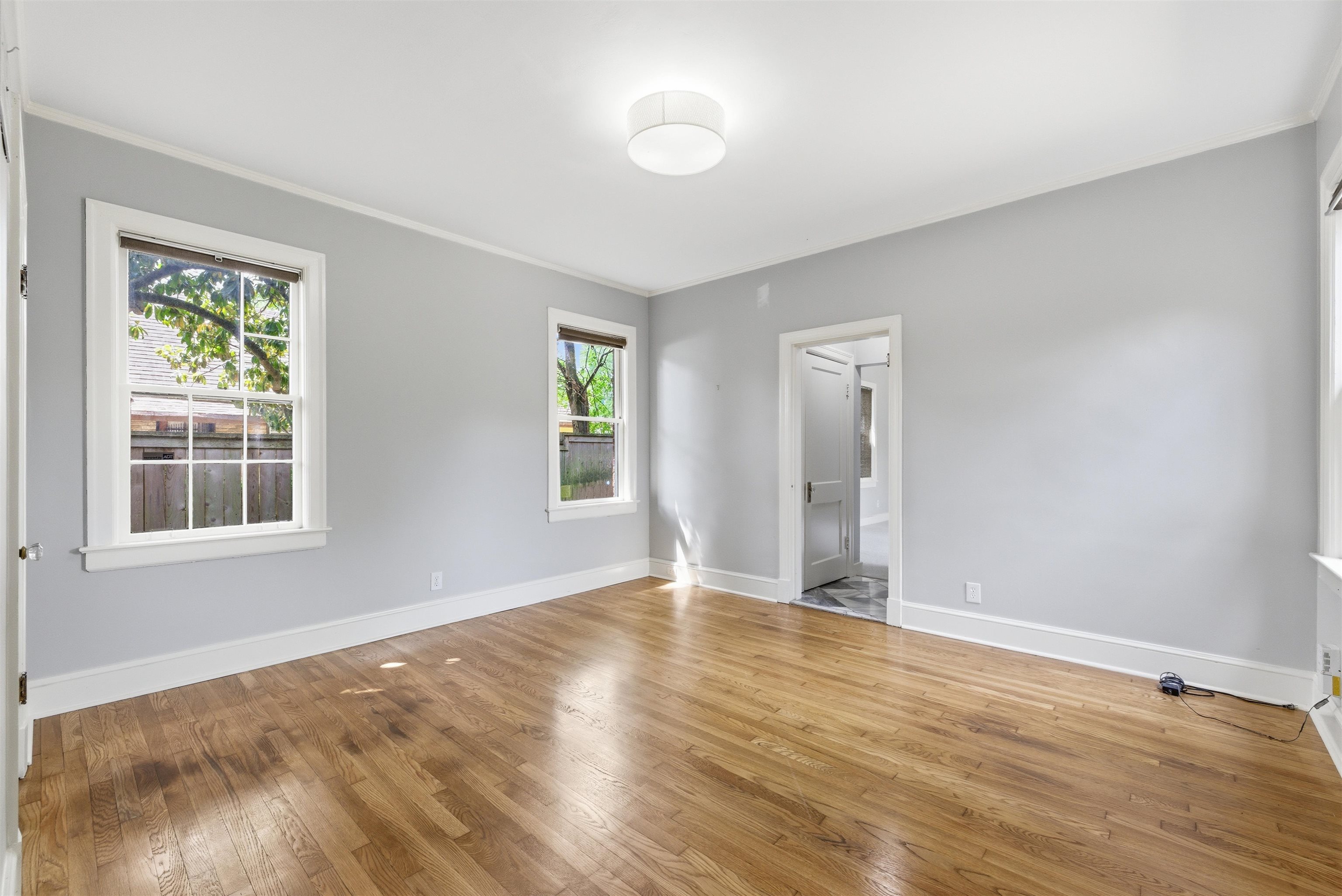 959 University St Property Photo 15