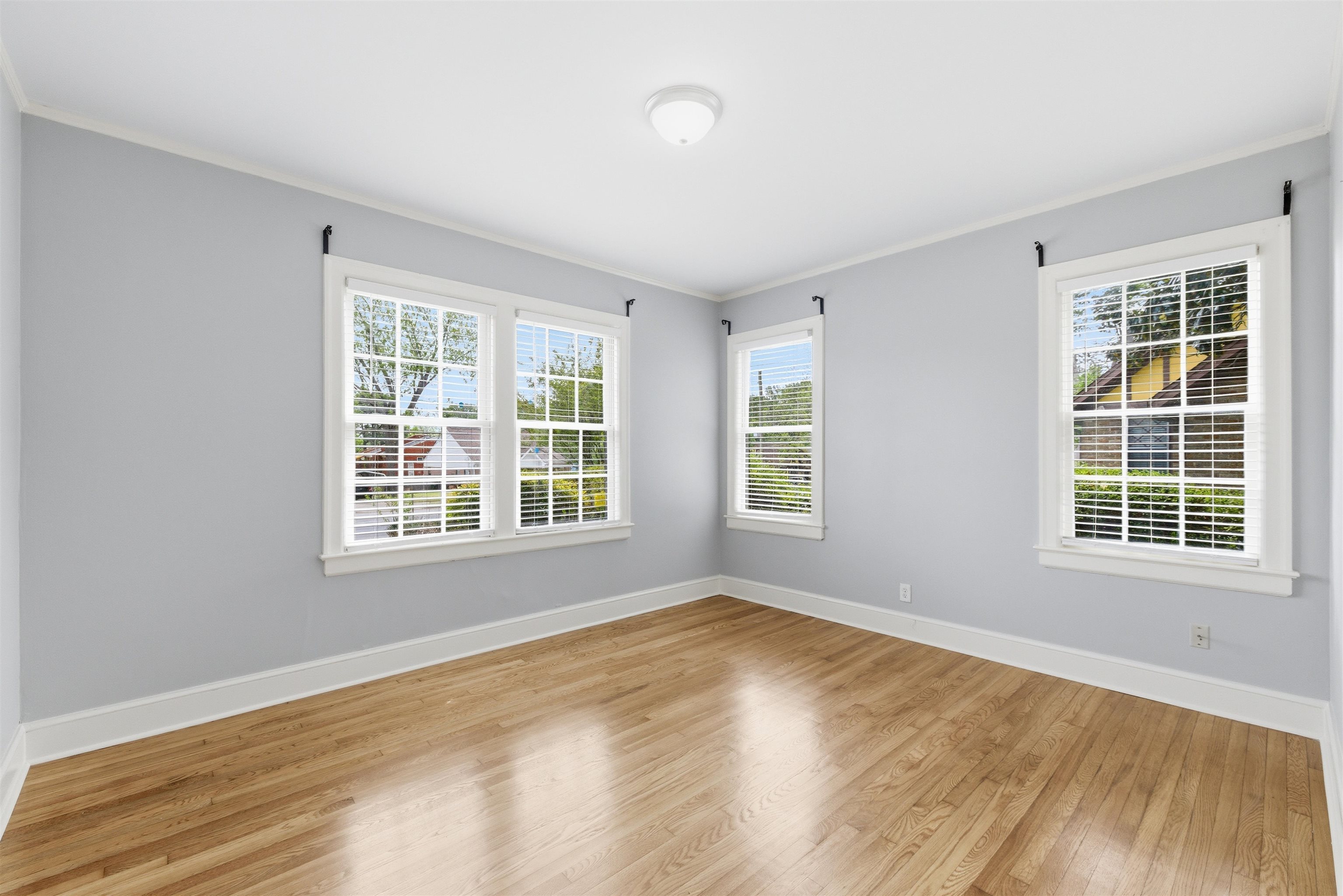 959 University St Property Photo 19