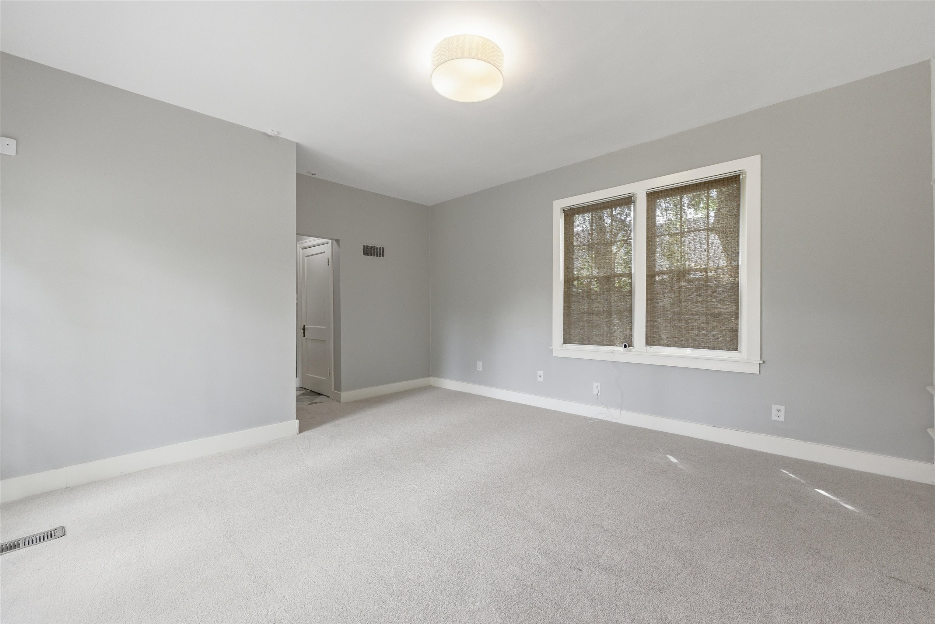 959 University St Property Photo 23