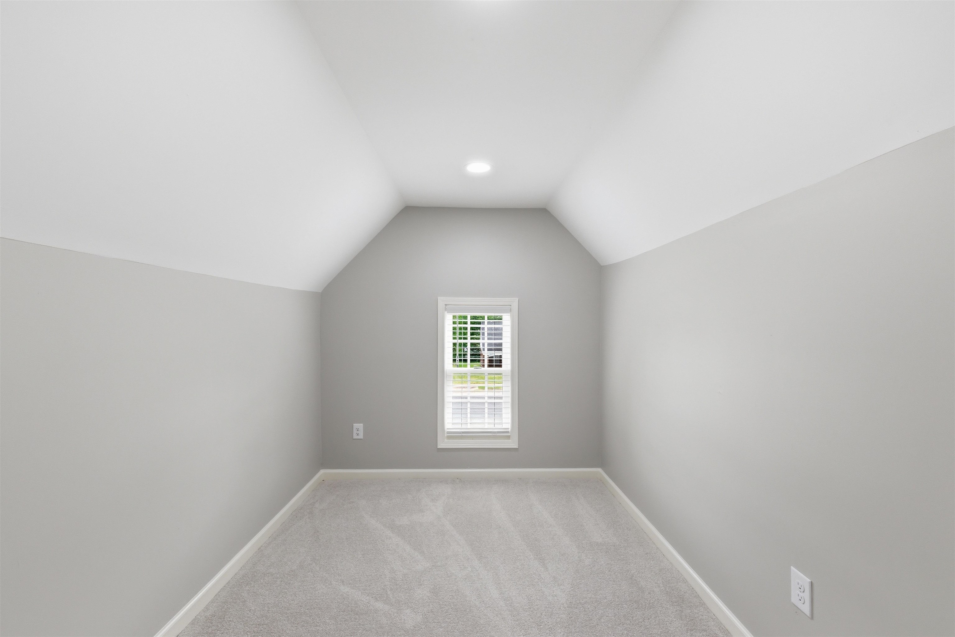 959 University St Property Photo 28