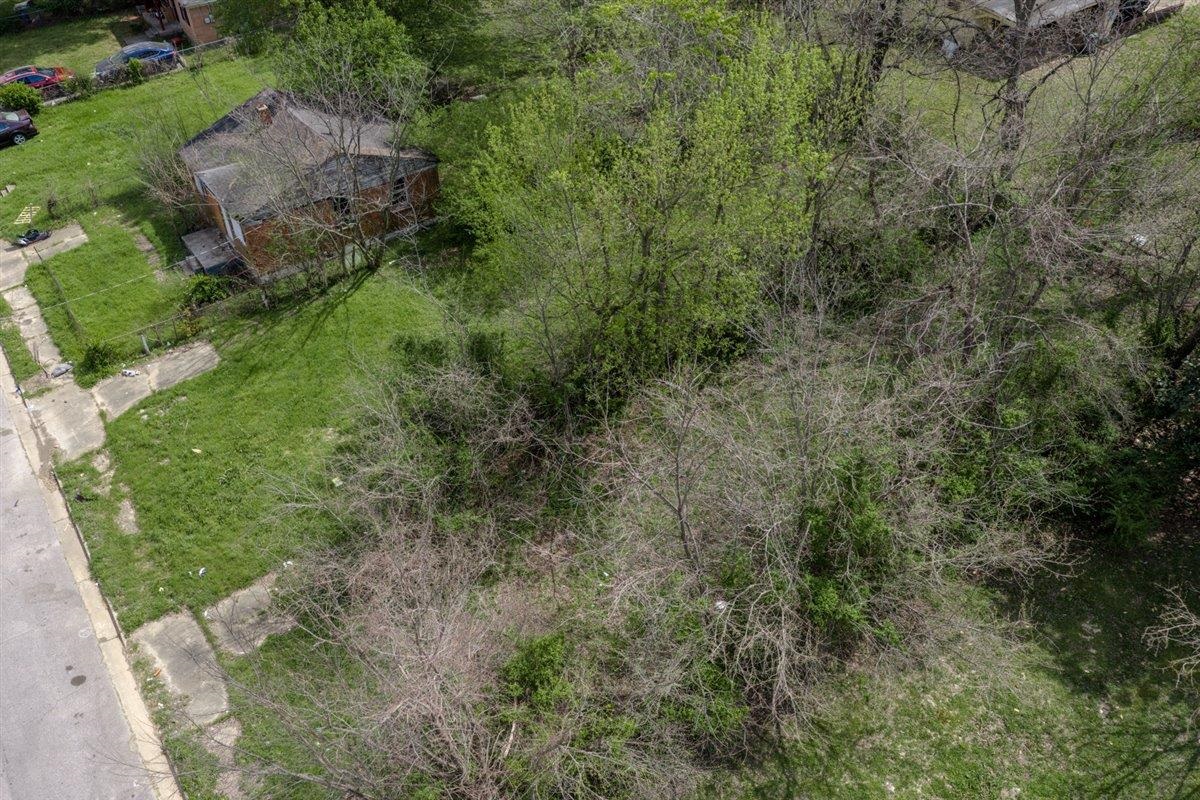 2207 Clarksdale Ave Property Photo 4