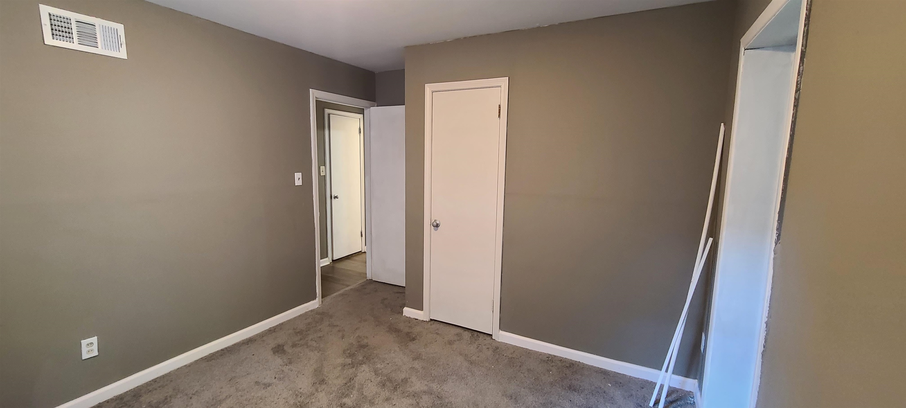 1450 Lambert St Property Photo 3