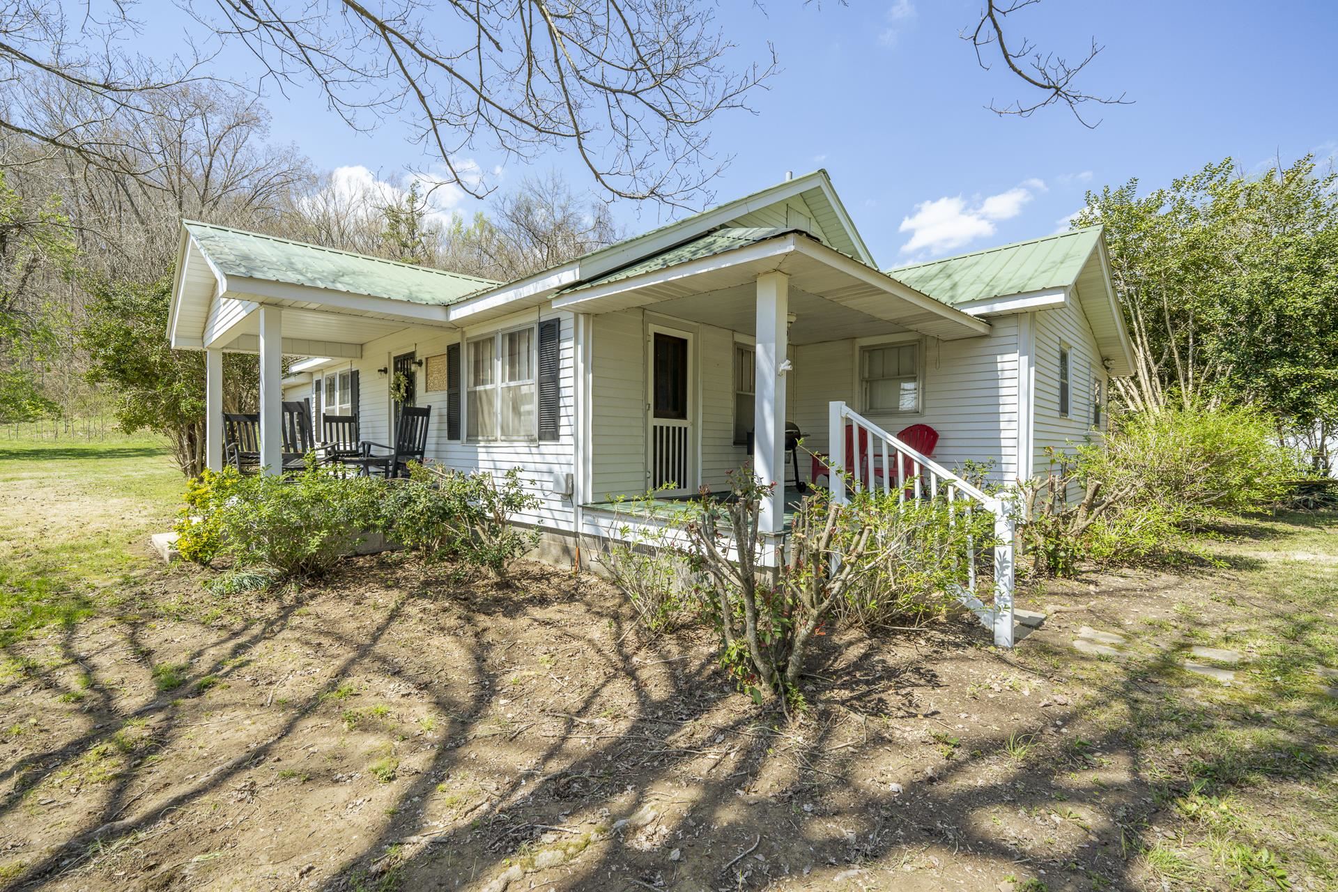 2423 Hardin Creek Rd Property Photo 3