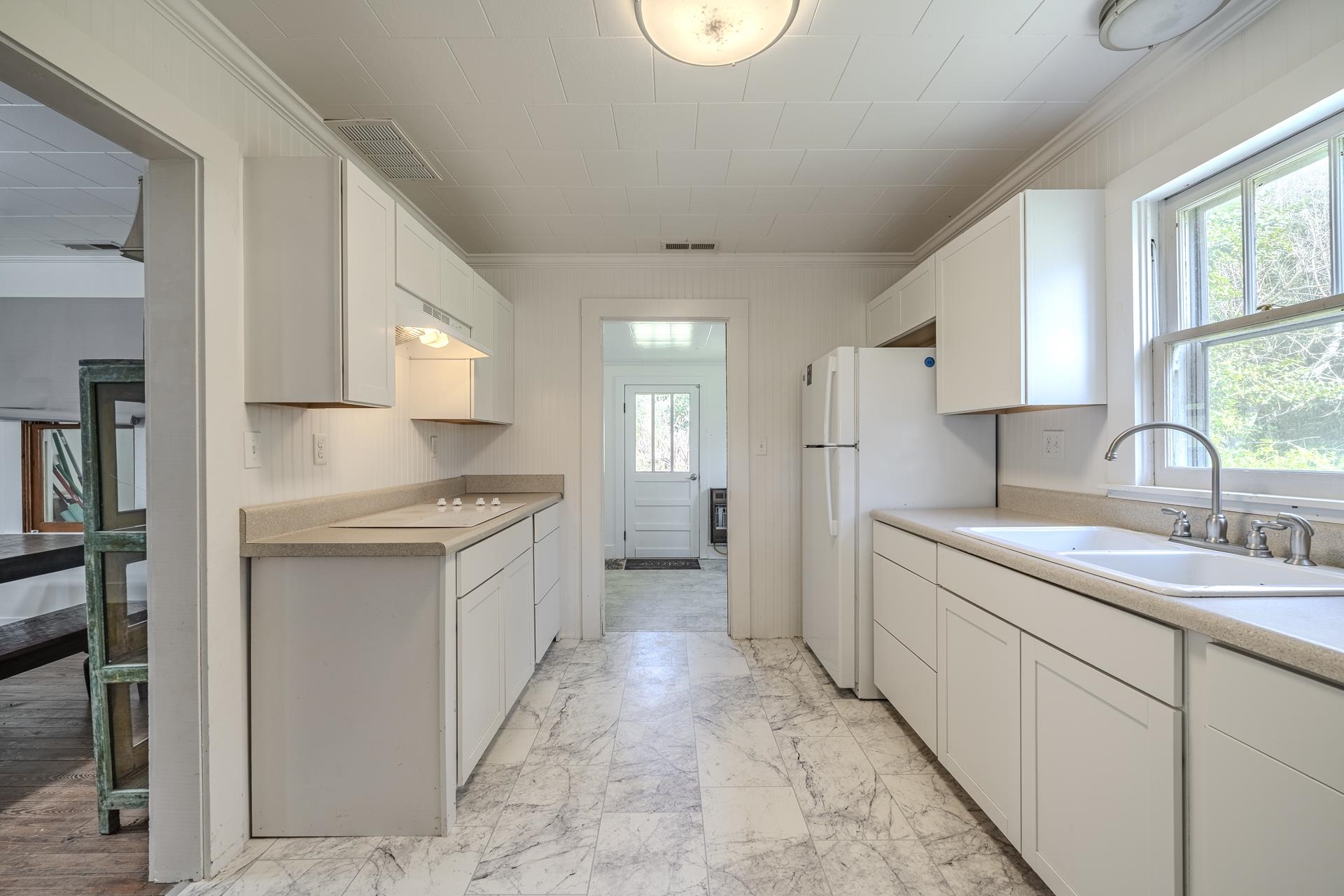 2423 Hardin Creek Rd Property Photo 6