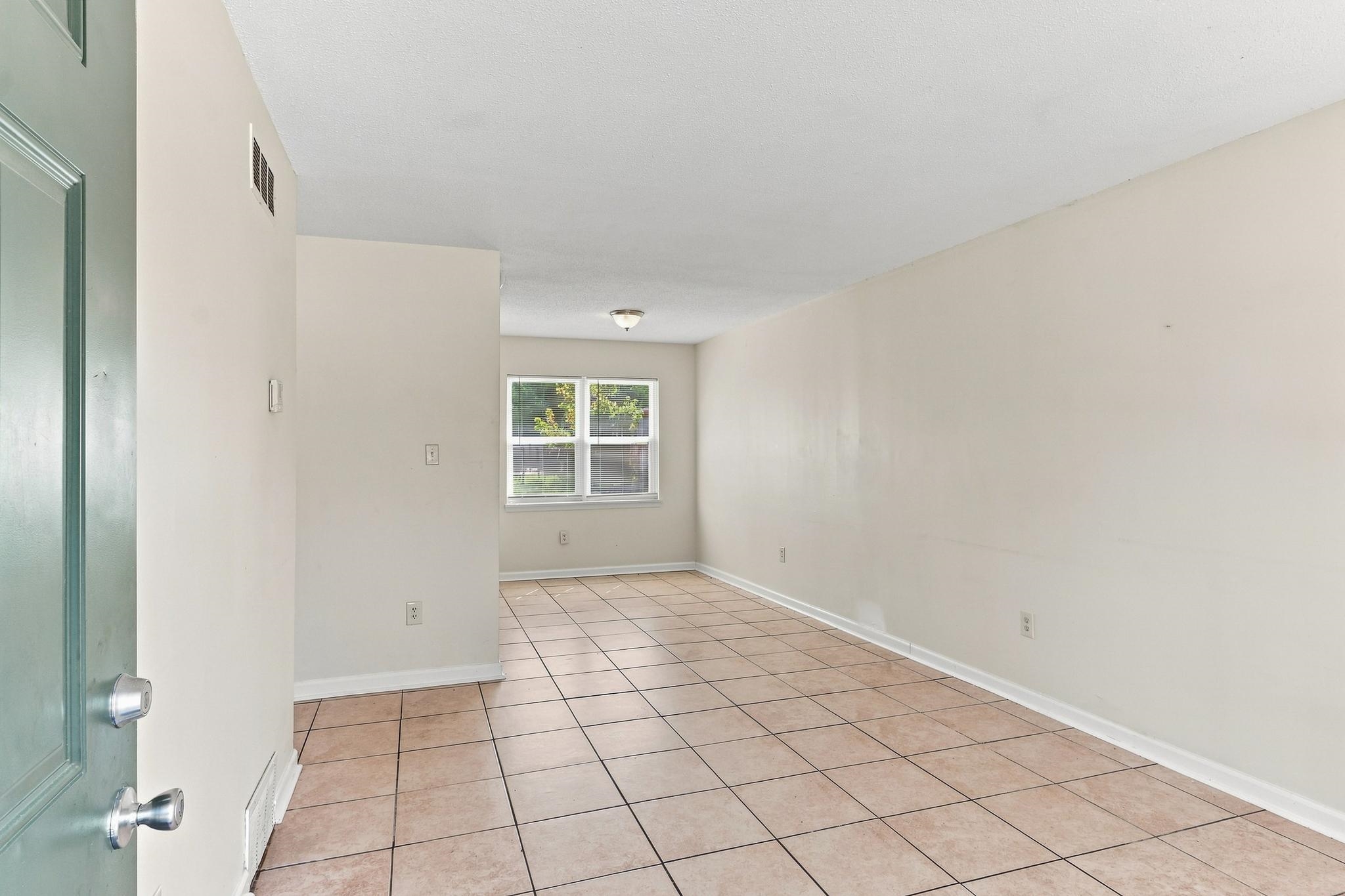 580 Blackhawk Rd Property Photo 6
