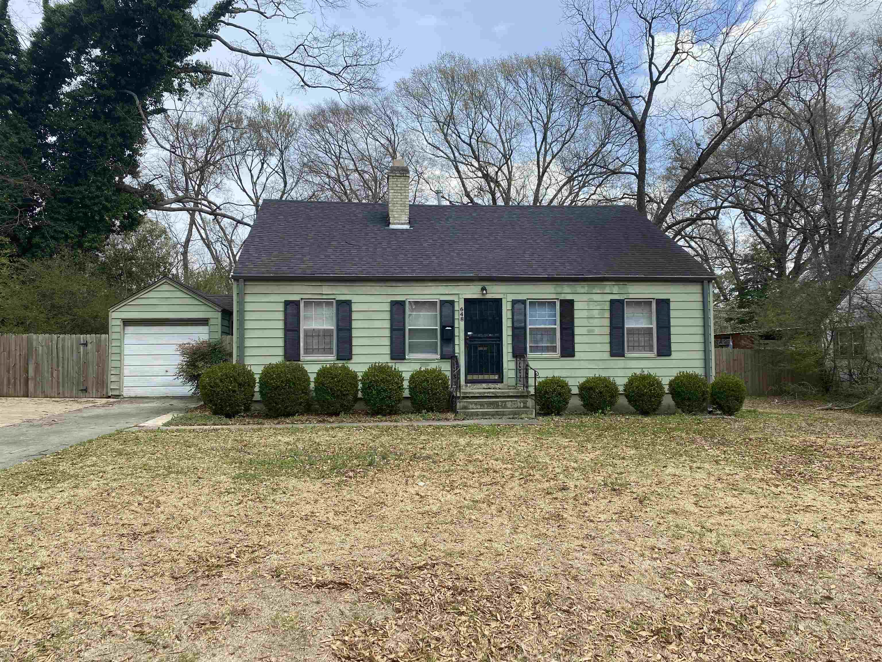648 LOEB ST Property Photo 1