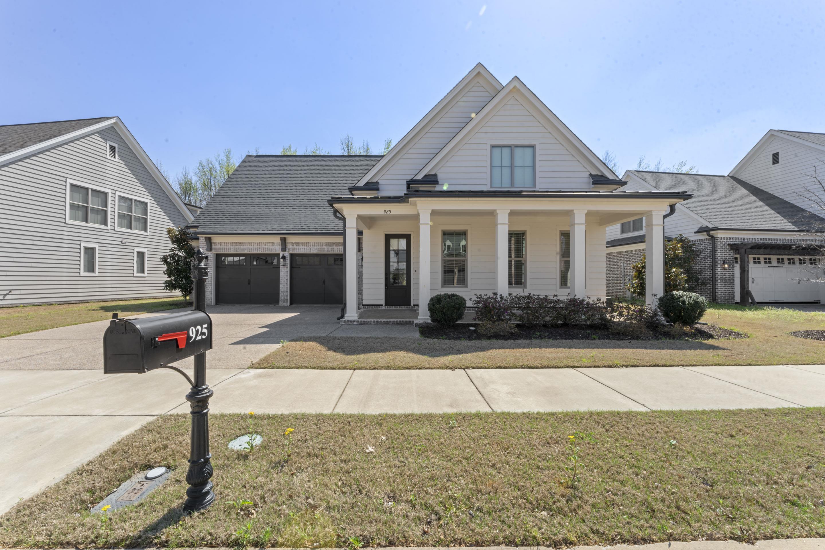 925 CYPRESS VINE CV Property Photo 1