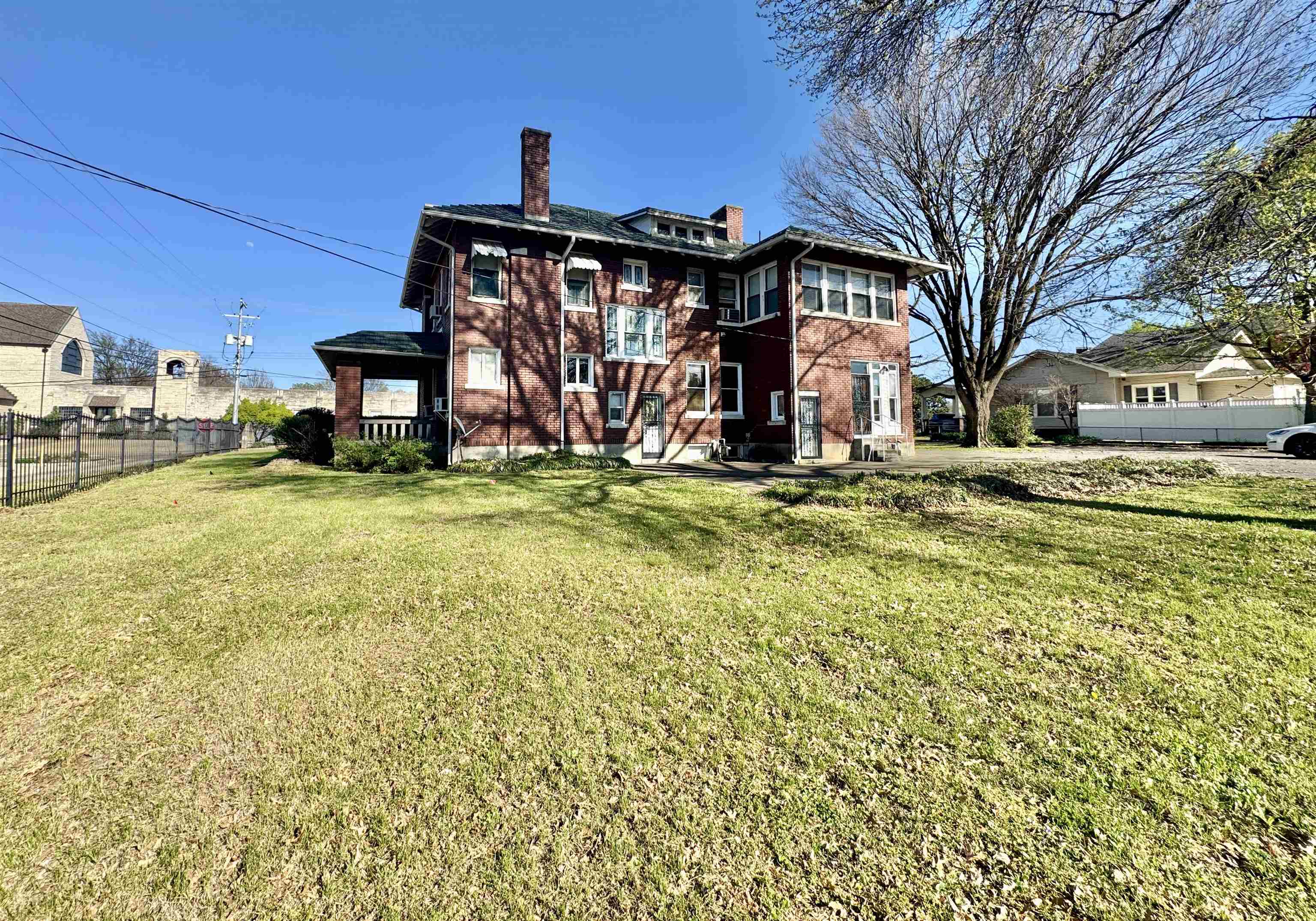154 S Main St Property Photo 5