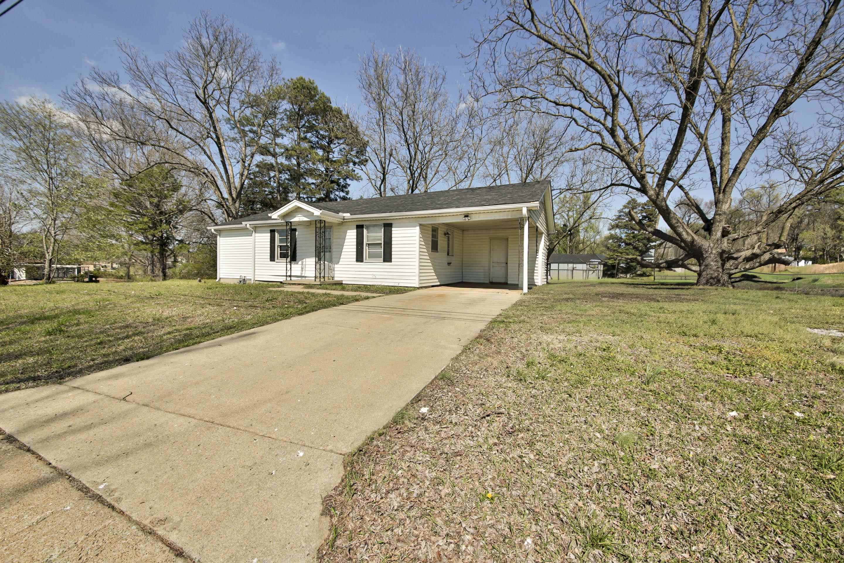 322 Highland St Property Photo 2