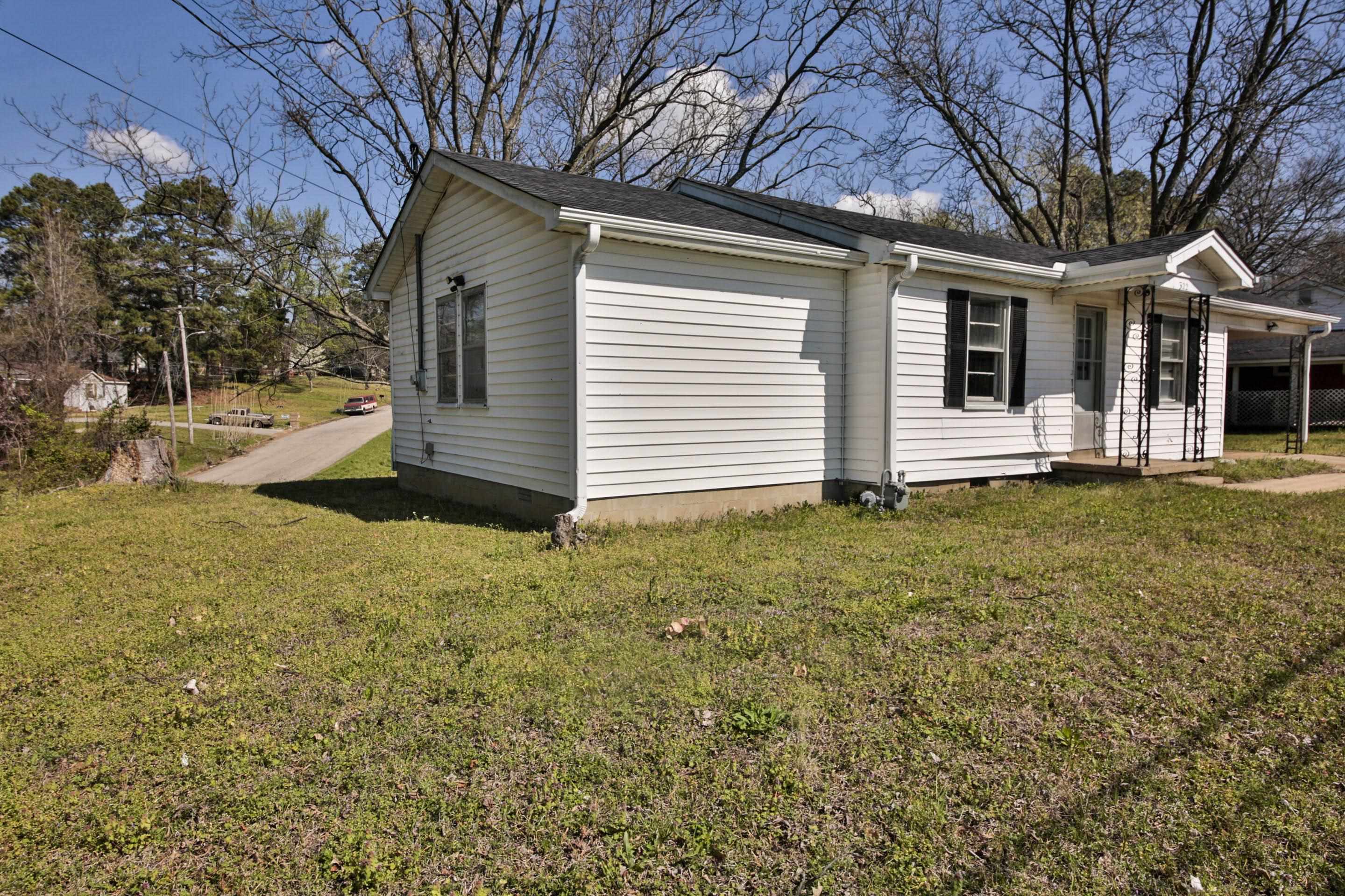 322 Highland St Property Photo 3