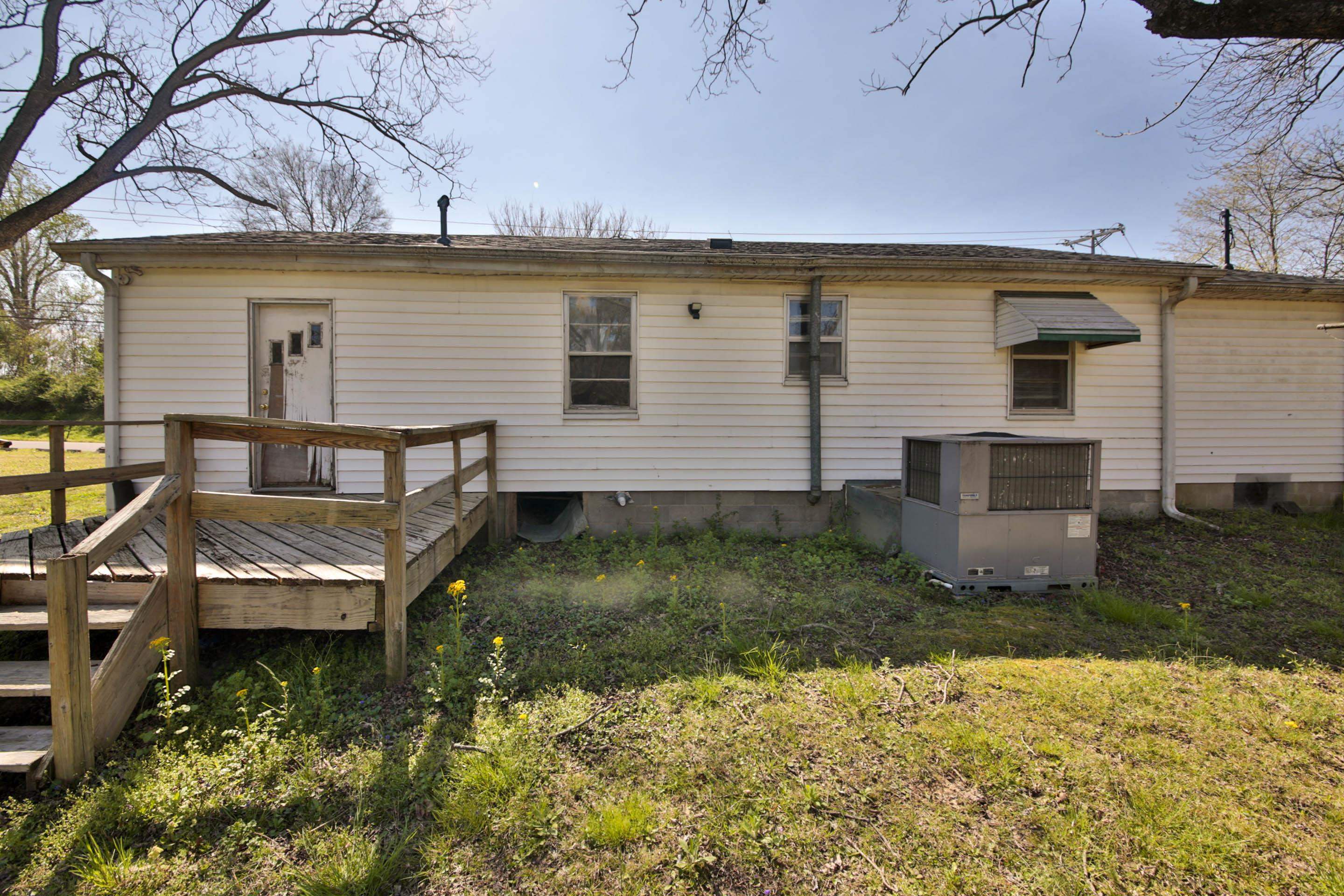 322 Highland St Property Photo 4