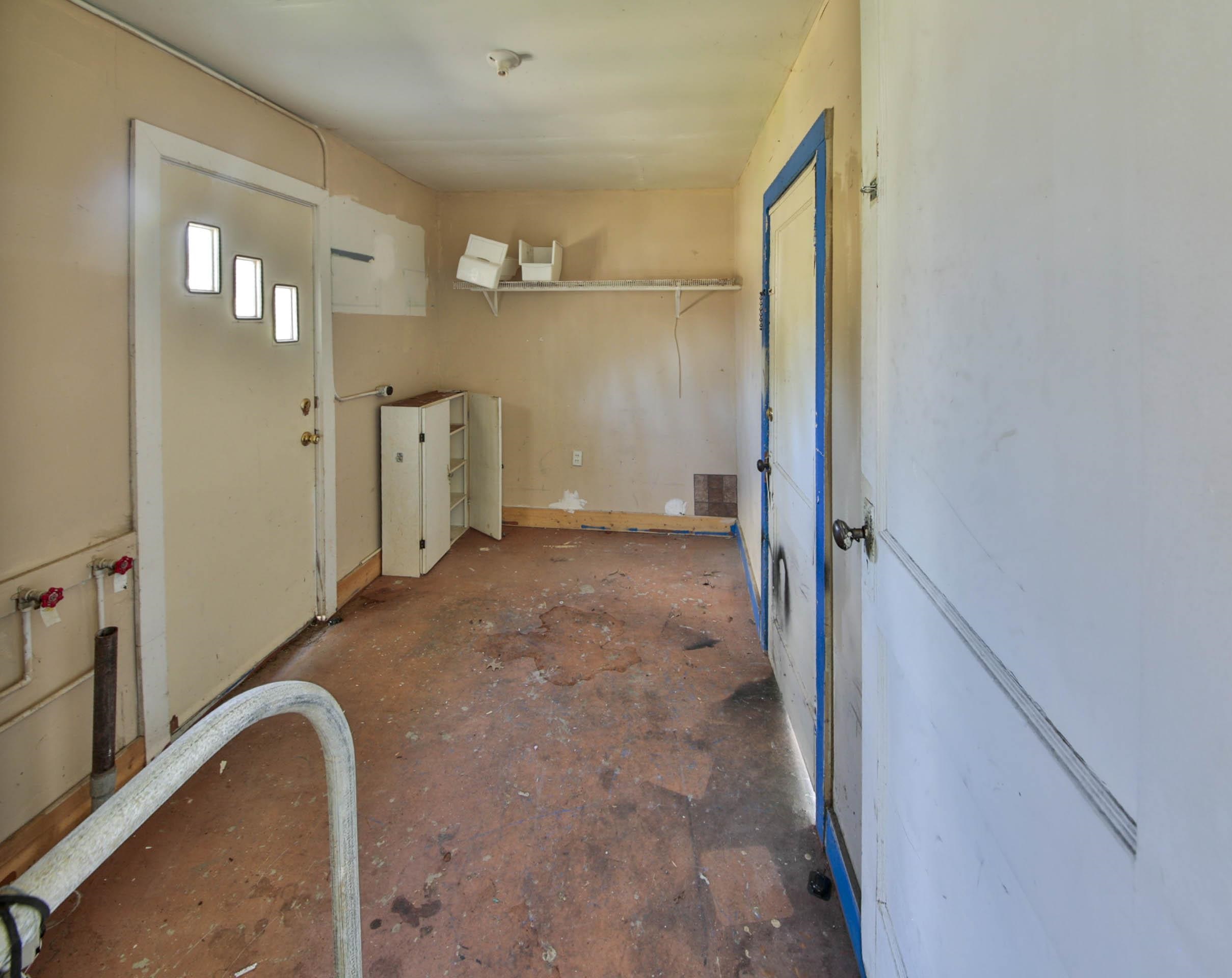 322 Highland St Property Photo 6