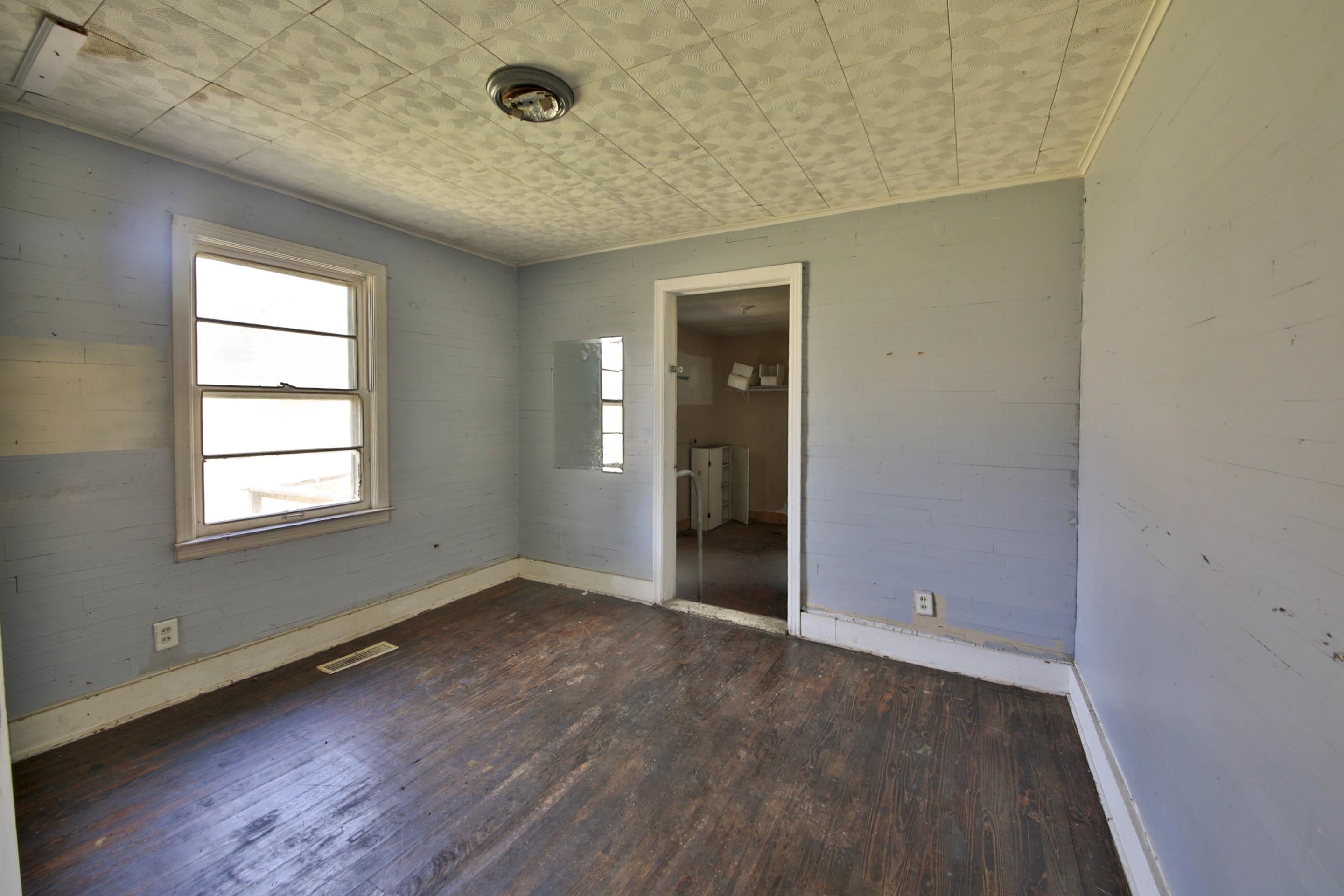 322 Highland St Property Photo 9