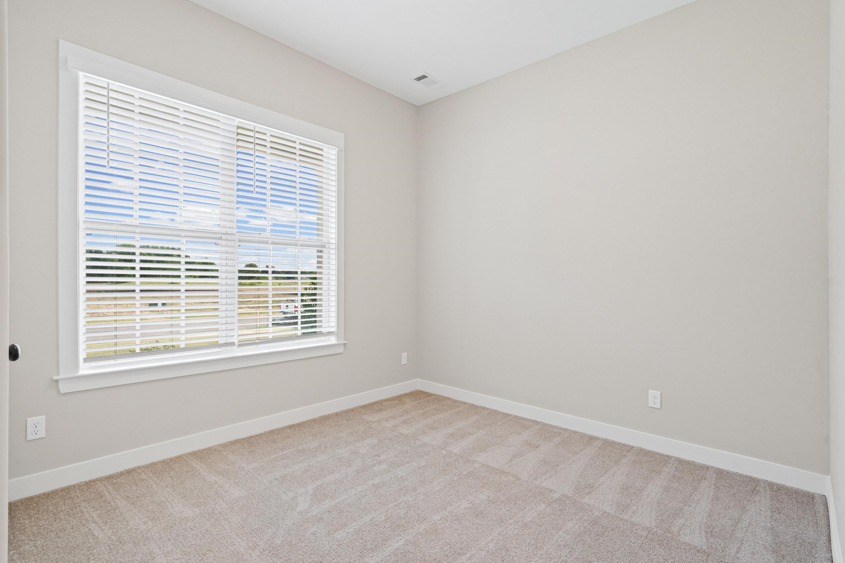 7059 Walker Farms Dr Property Photo 18