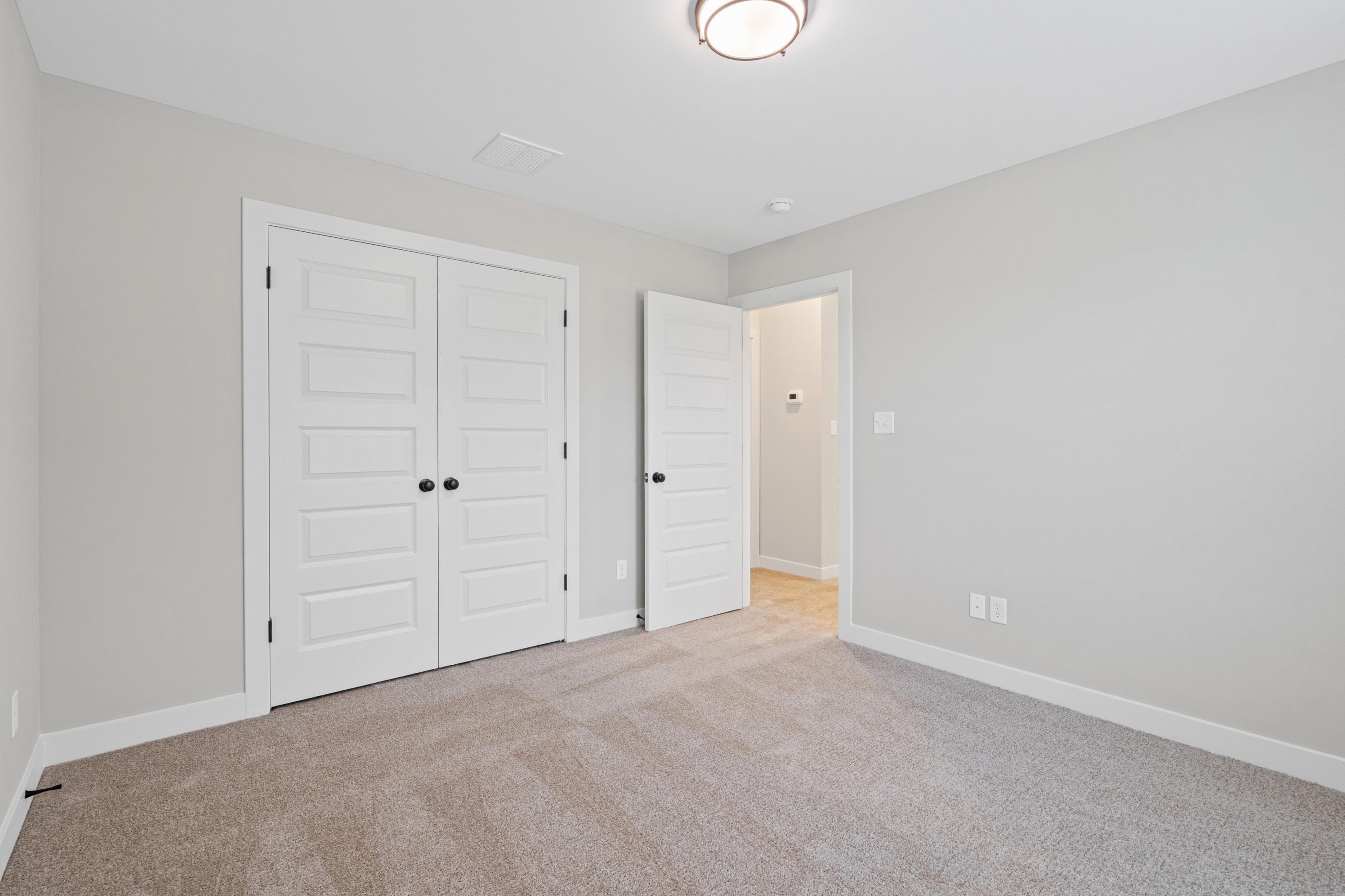 7059 Walker Farms Dr Property Photo 23