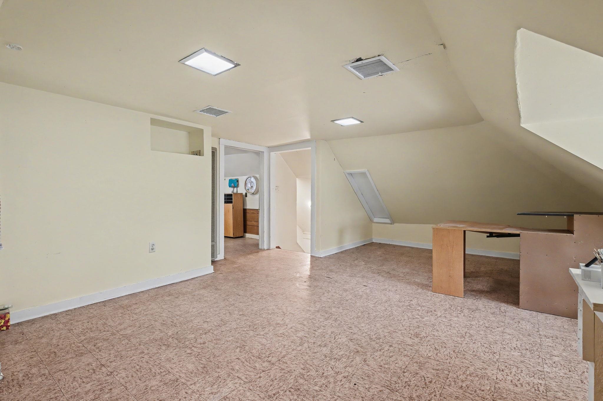 1361 Vinton Ave Property Photo 29