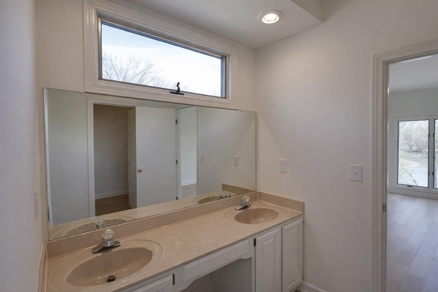 329 Cr 380 Rd House #11 Property Photo 13