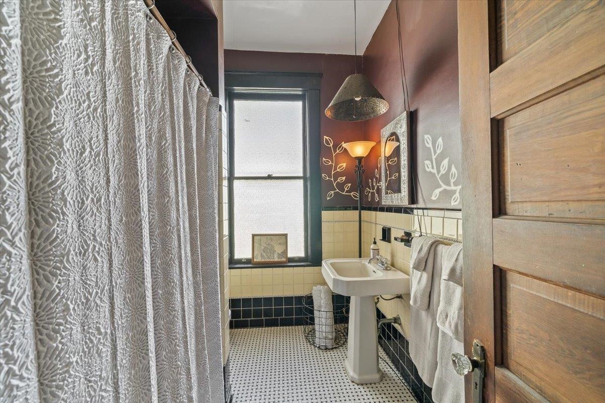 1429 Madison Ave Property Photo 24