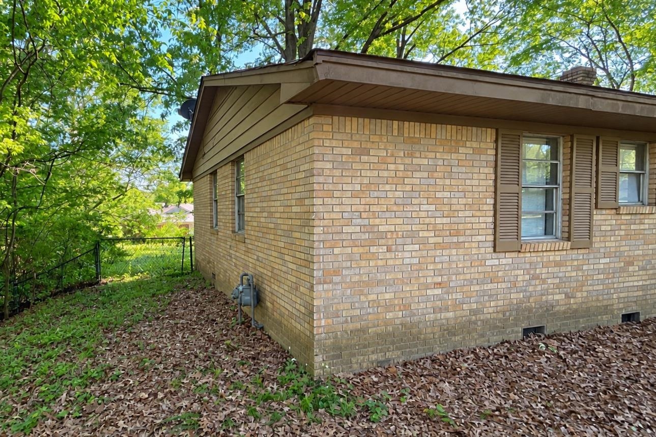 1907 Kingsley Ave Property Photo 3