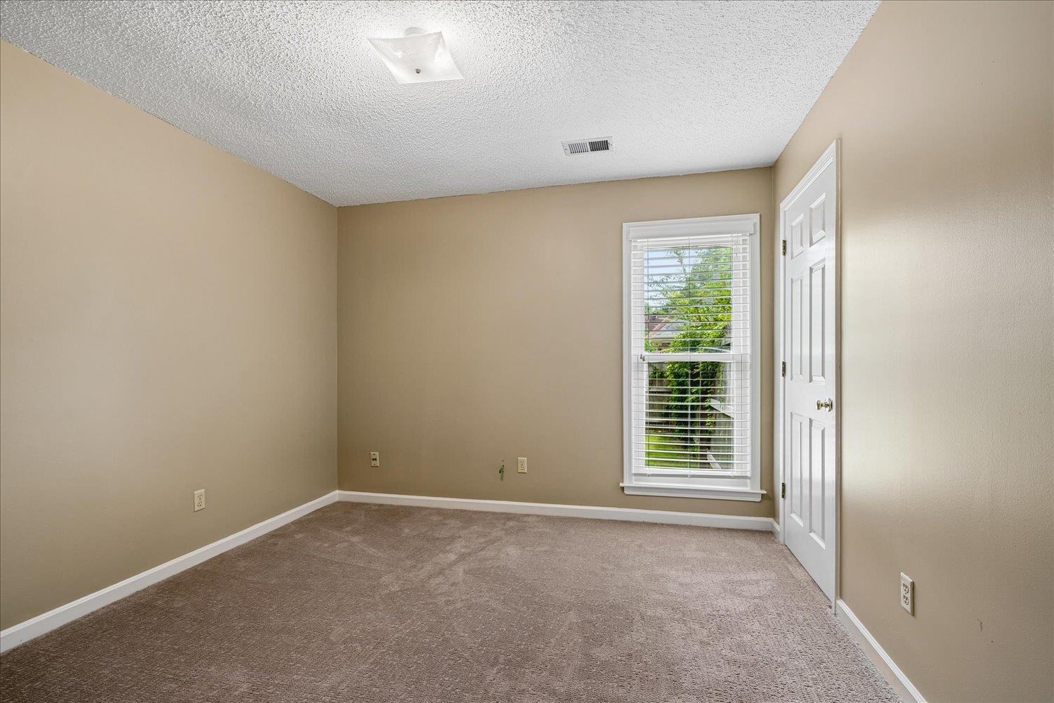 3490 Summerdale Dr Property Photo 15