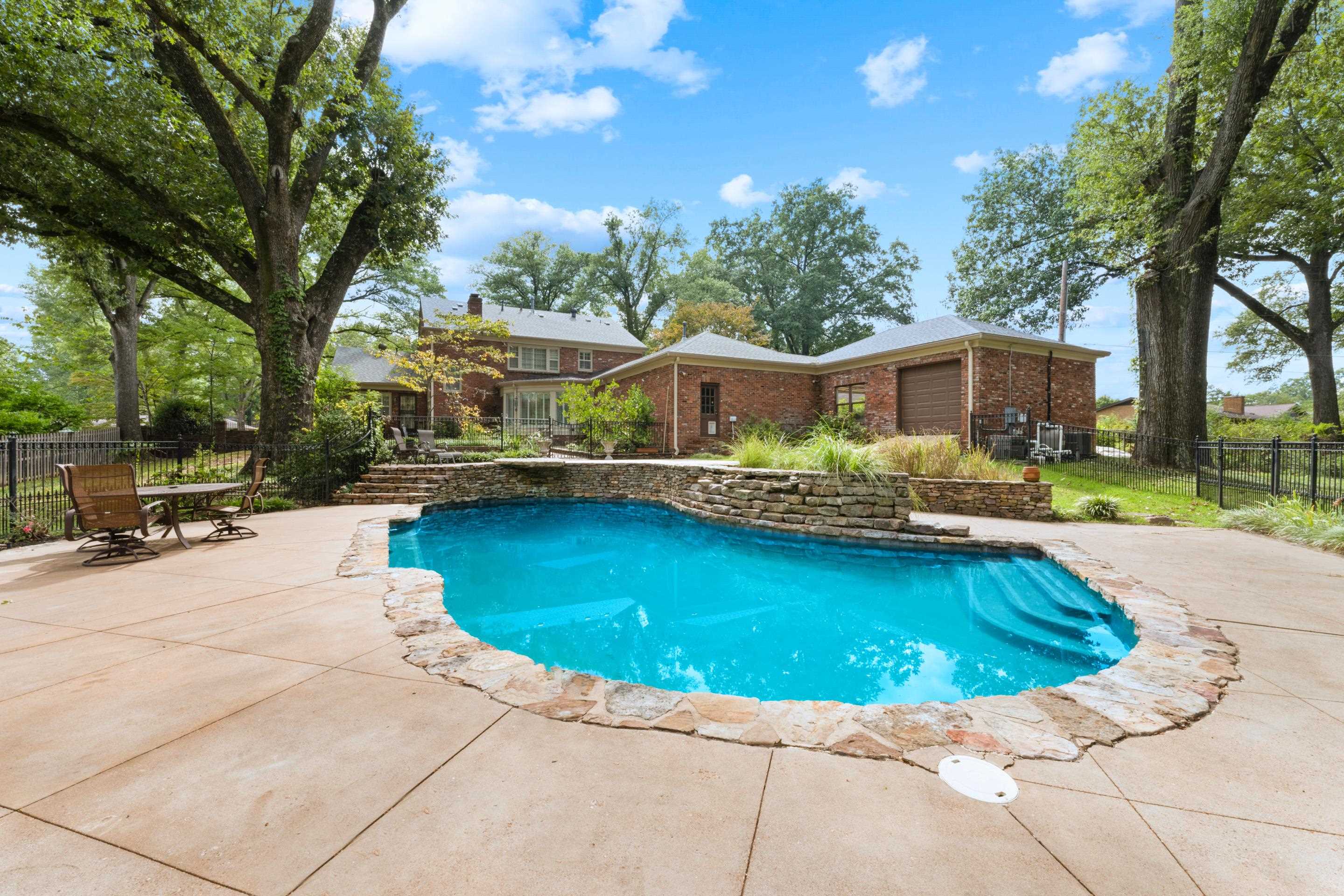 5360 Normandy Ave Property Photo 8