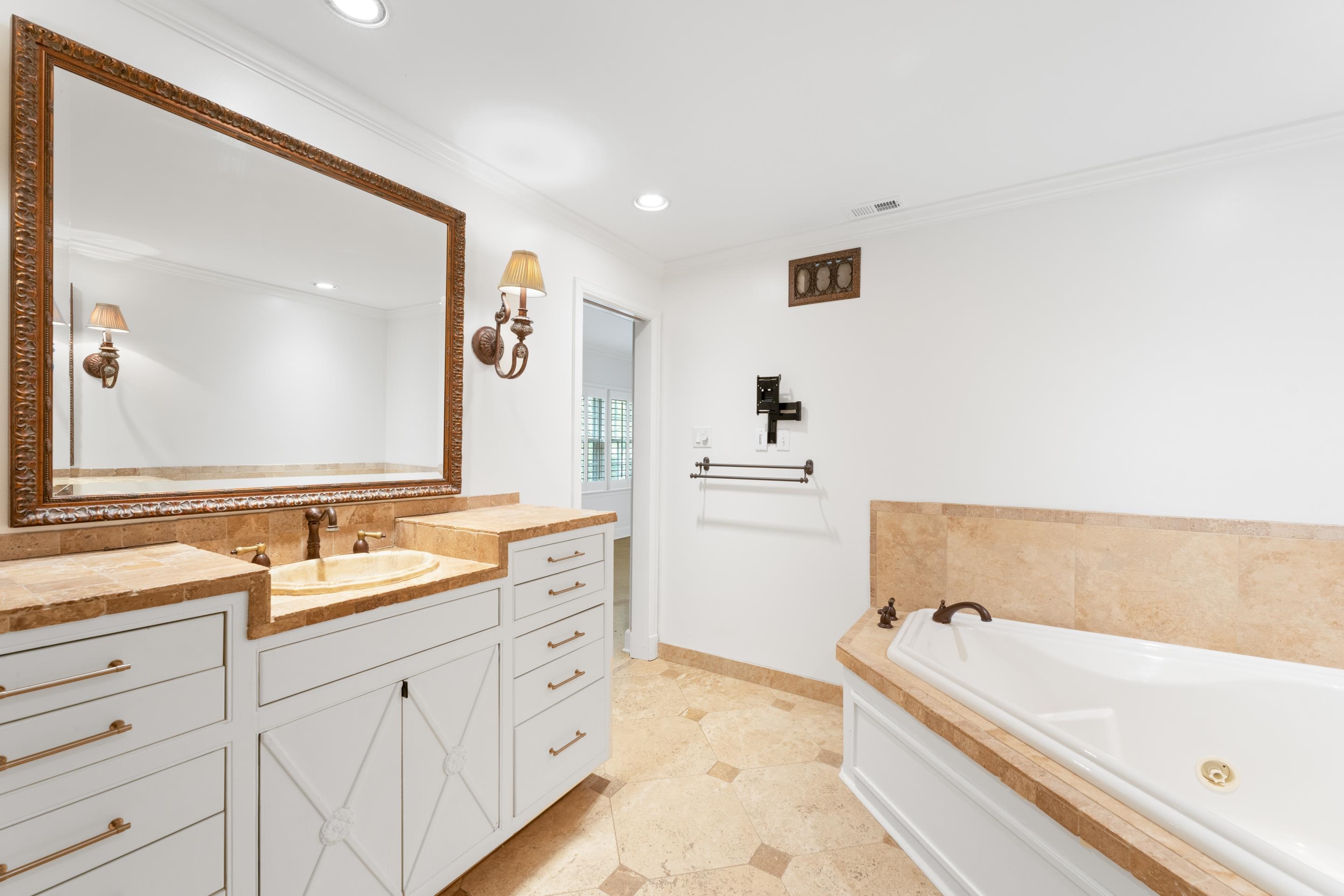 5360 Normandy Ave Property Photo 13