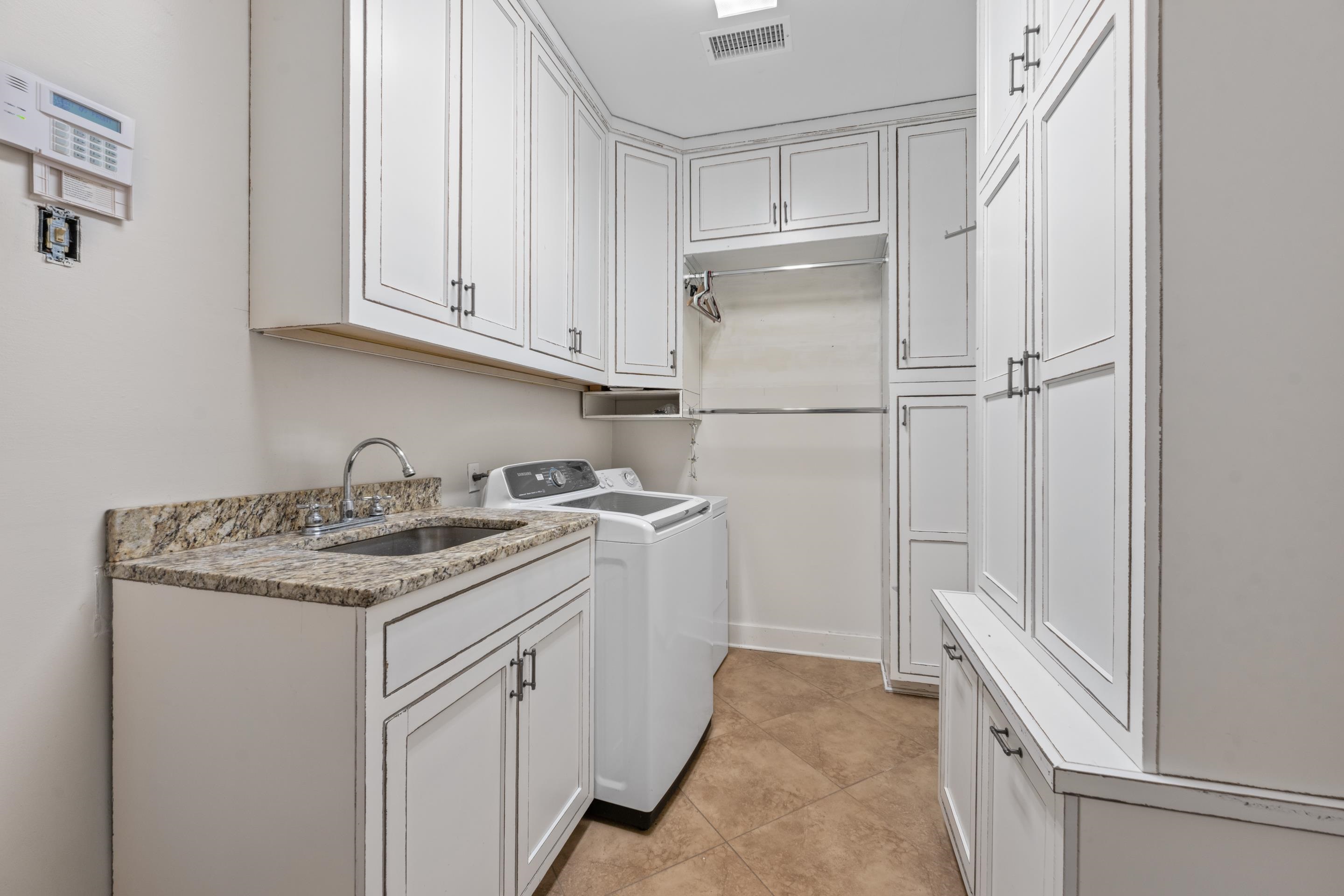 5360 Normandy Ave Property Photo 24