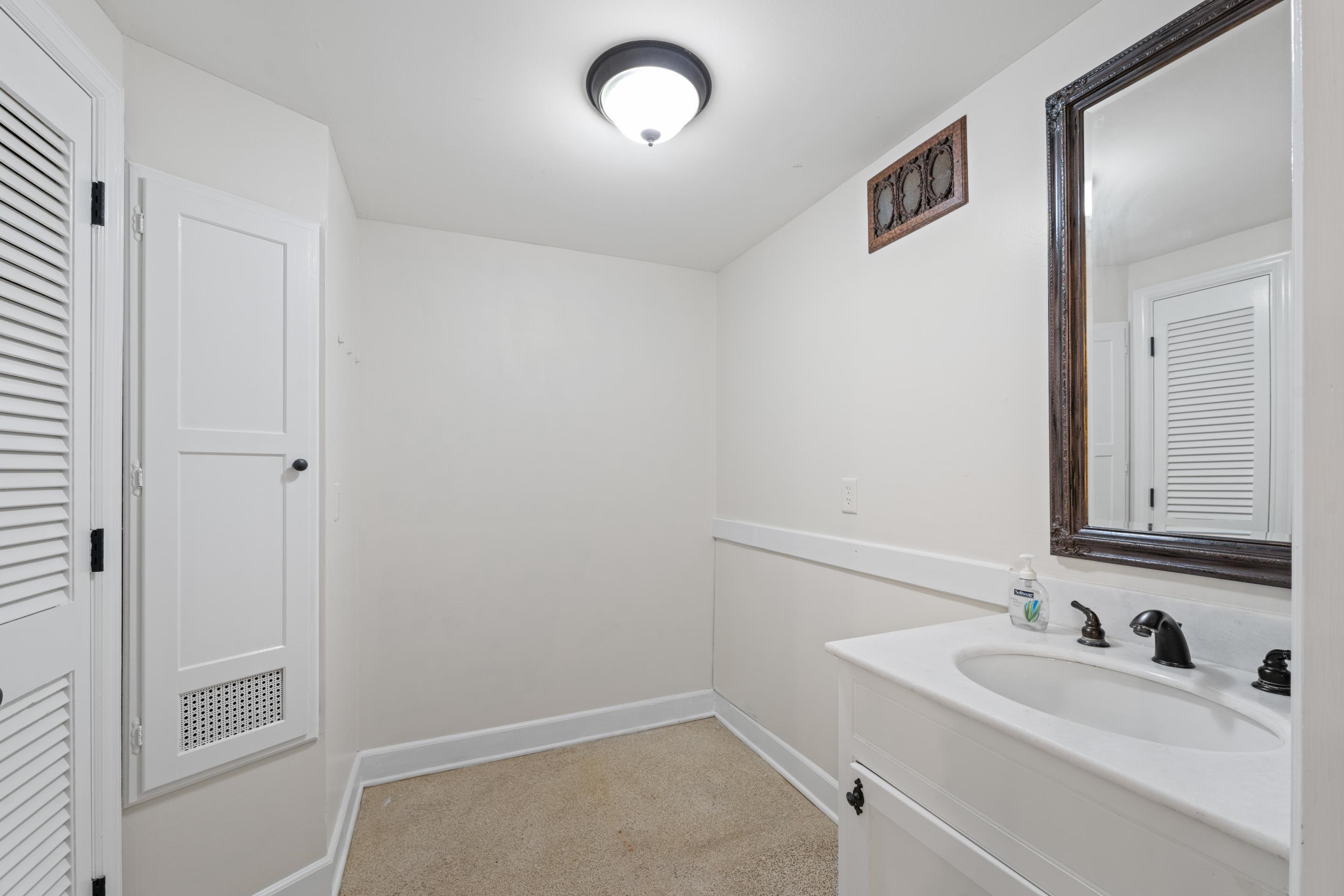5360 Normandy Ave Property Photo 28