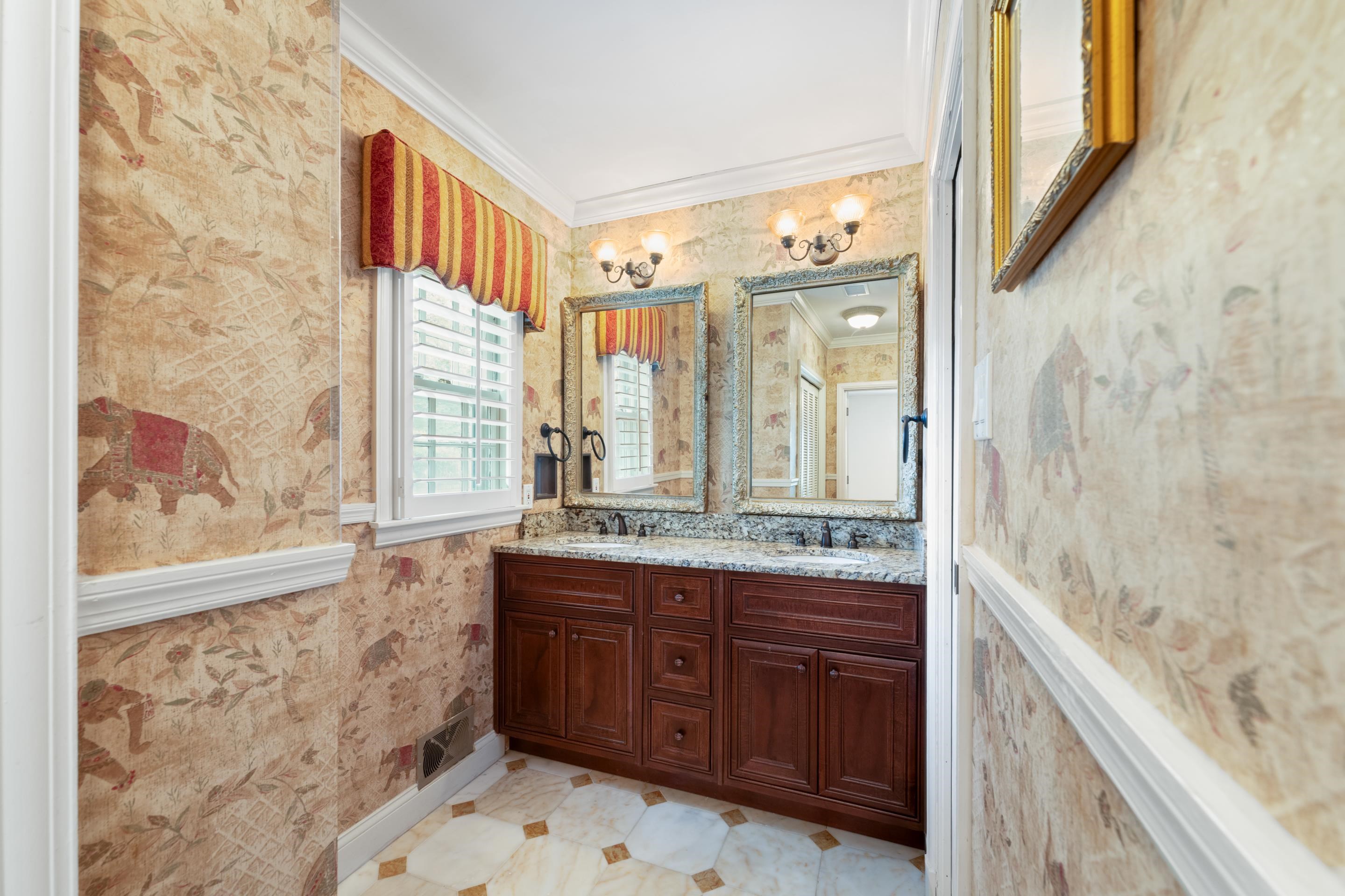 5360 Normandy Ave Property Photo 31