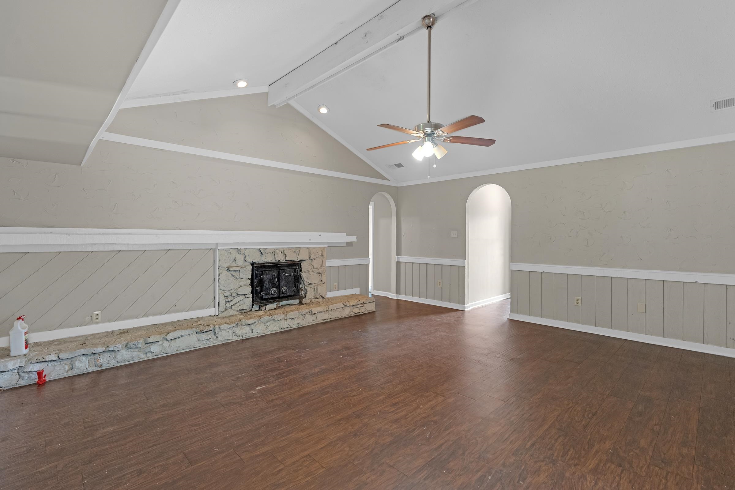 6128 Raintree Dr Property Photo 5