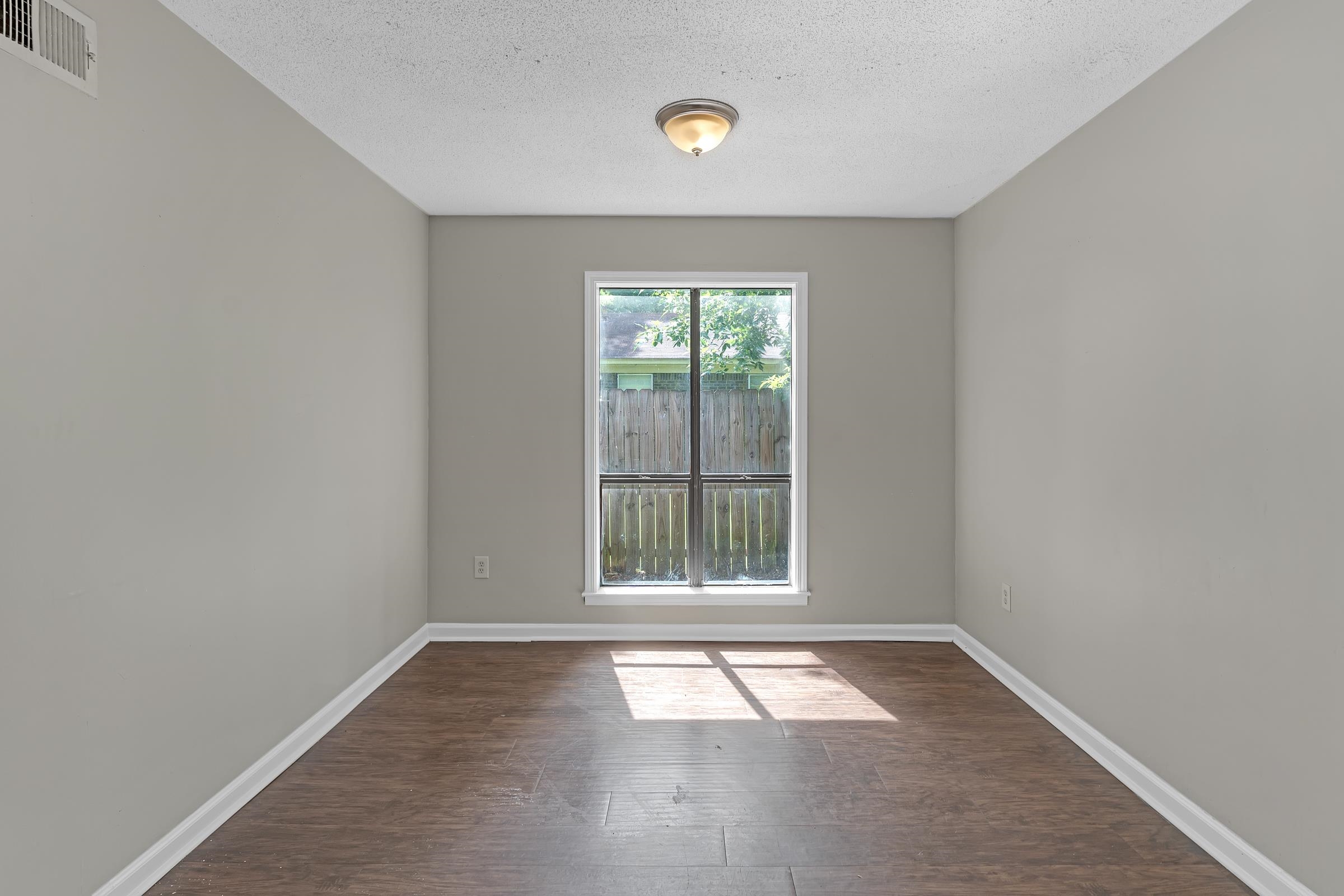 6128 Raintree Dr Property Photo 7