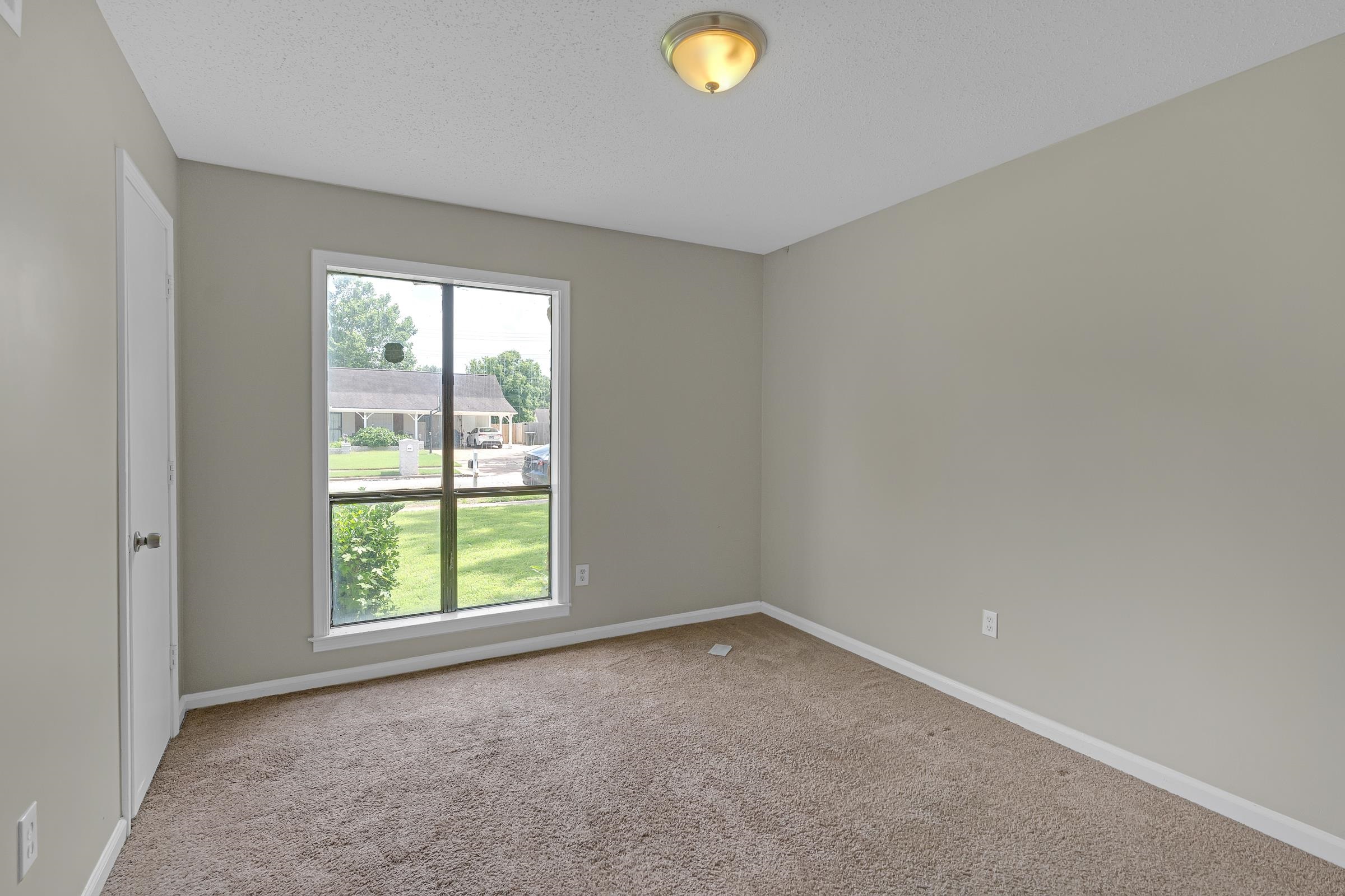 6128 Raintree Dr Property Photo 17