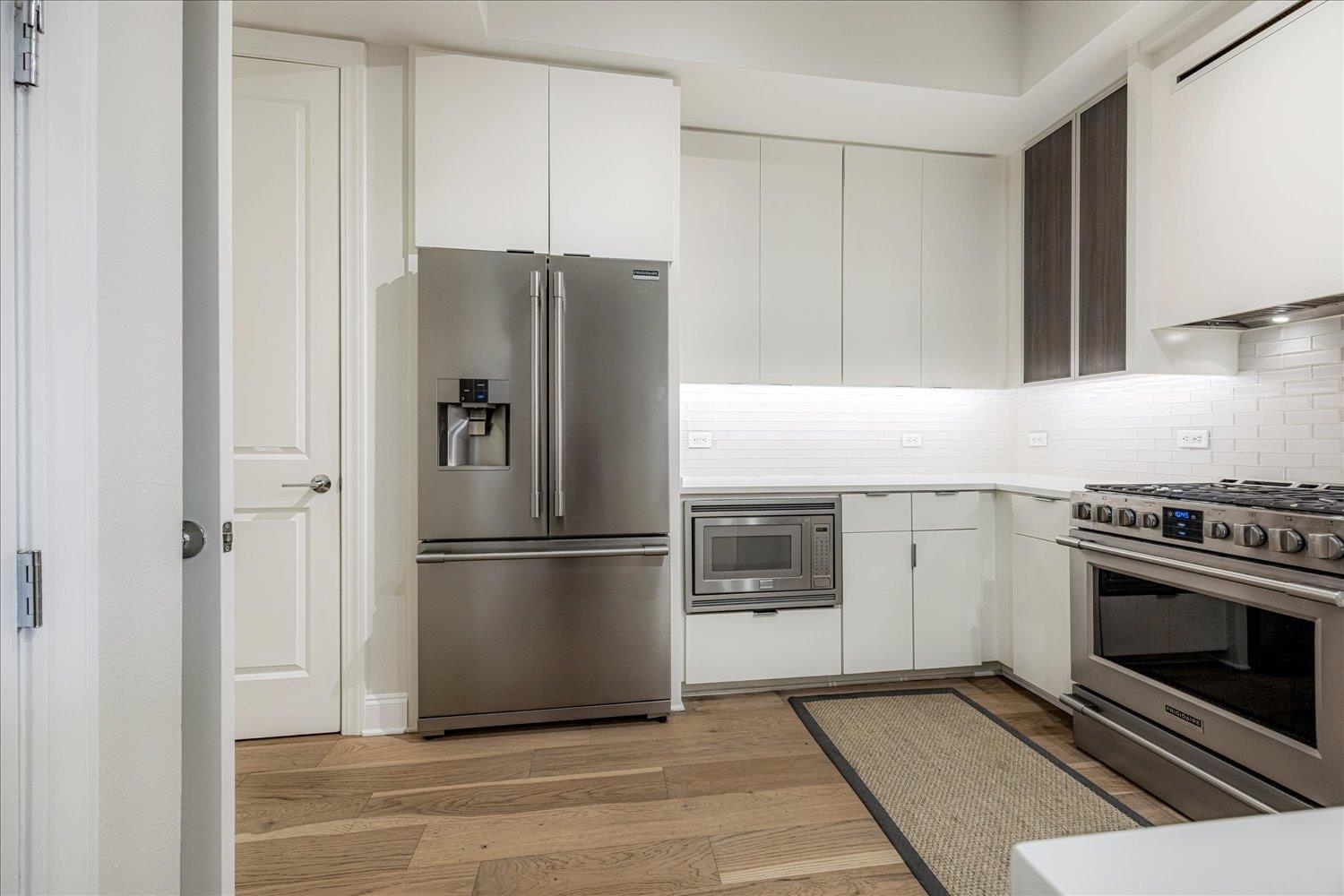 717 Riverside Dr 207 Property Photo 13