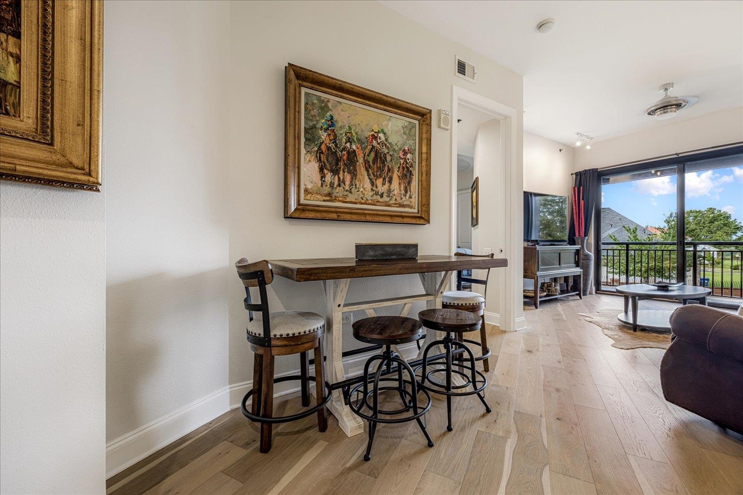 717 Riverside Dr 207 Property Photo 15