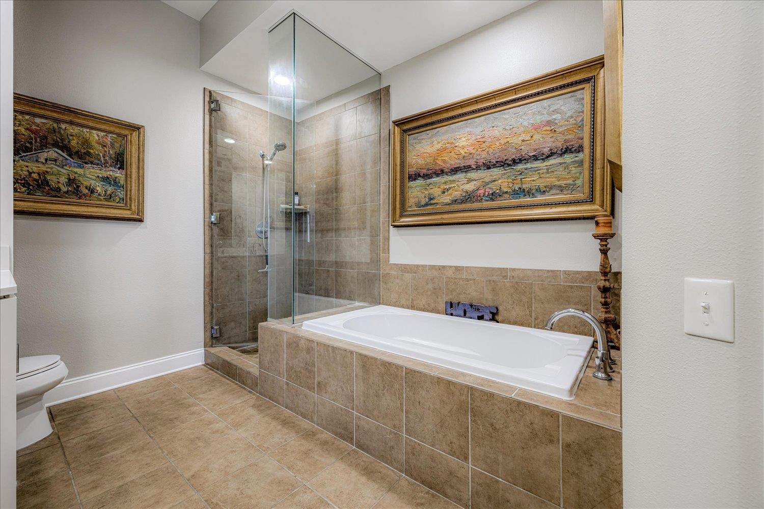 717 Riverside Dr 207 Property Photo 23