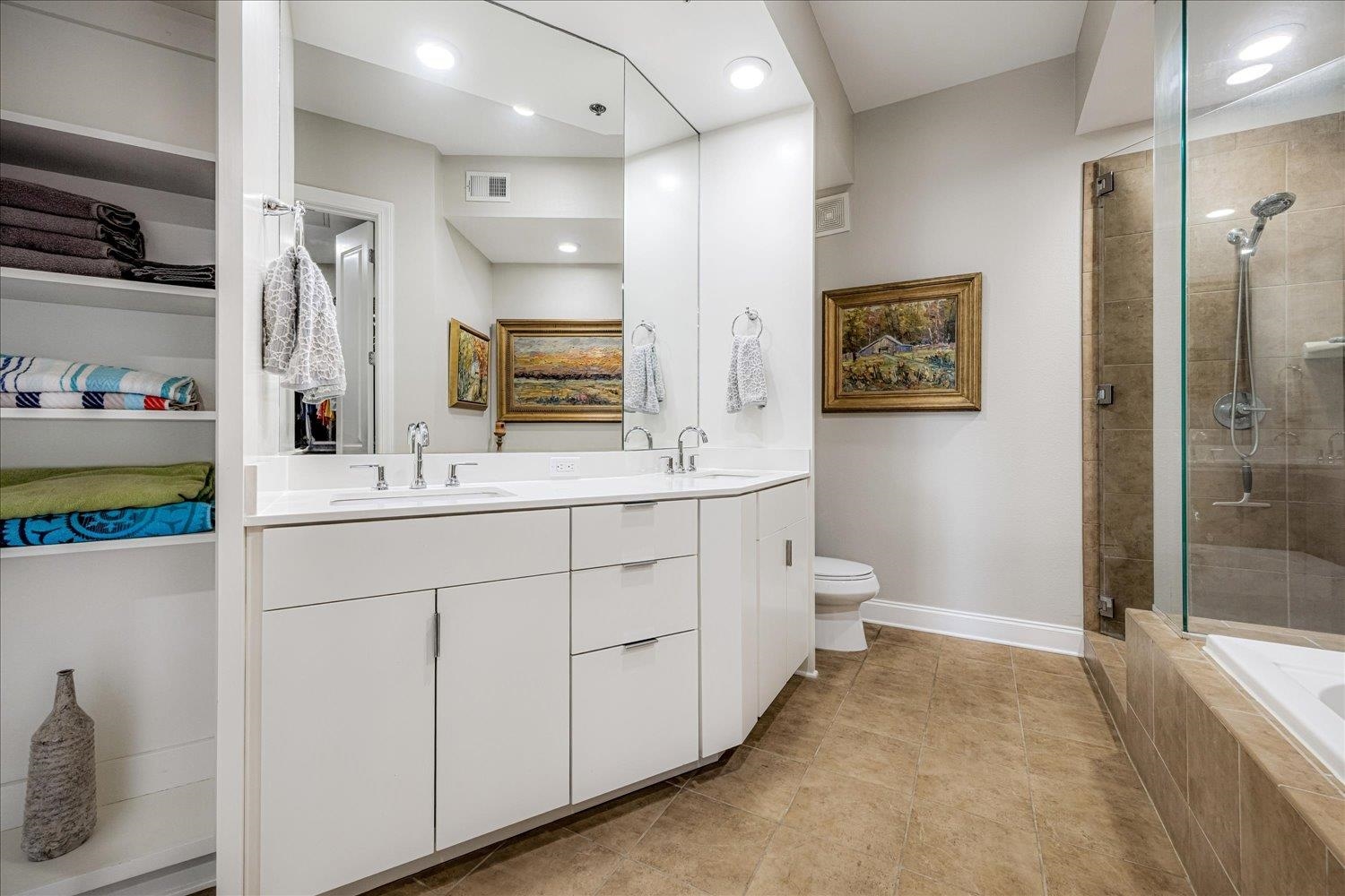 717 Riverside Dr 207 Property Photo 24
