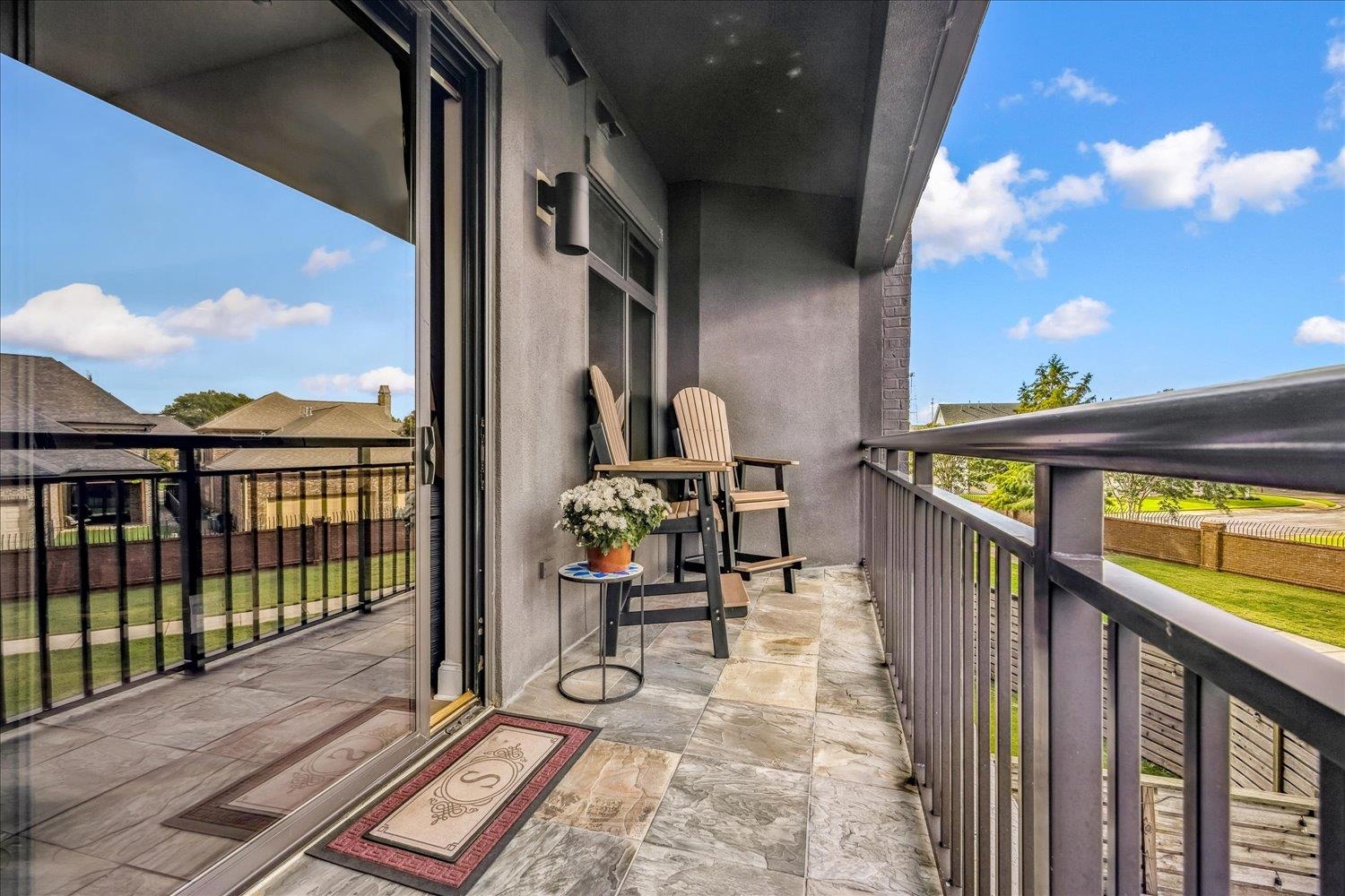 717 Riverside Dr 207 Property Photo 27