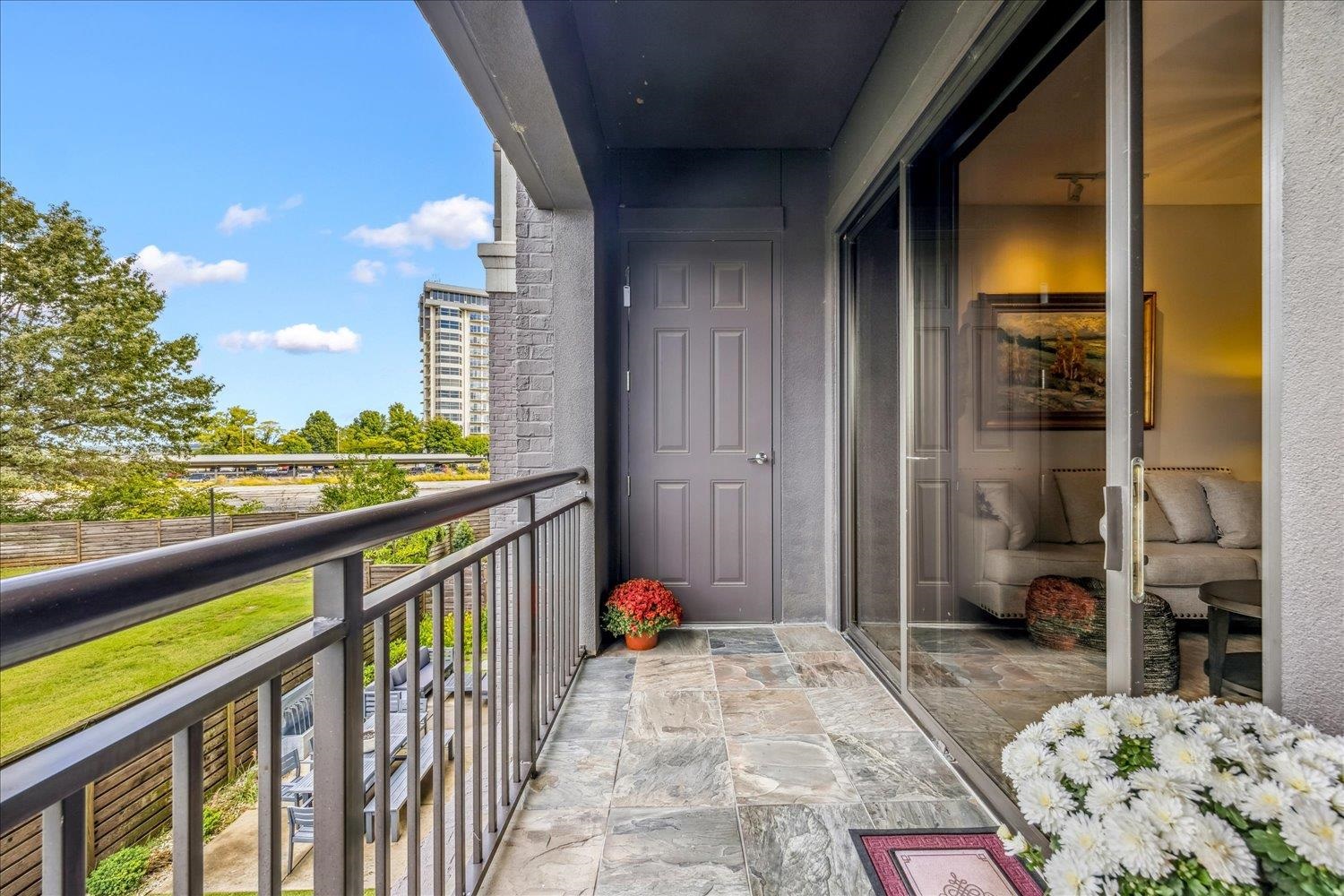 717 Riverside Dr 207 Property Photo 28