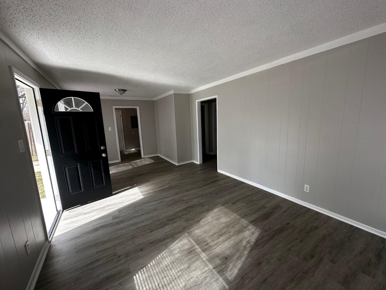2034 Driftwood Ave Property Photo 3